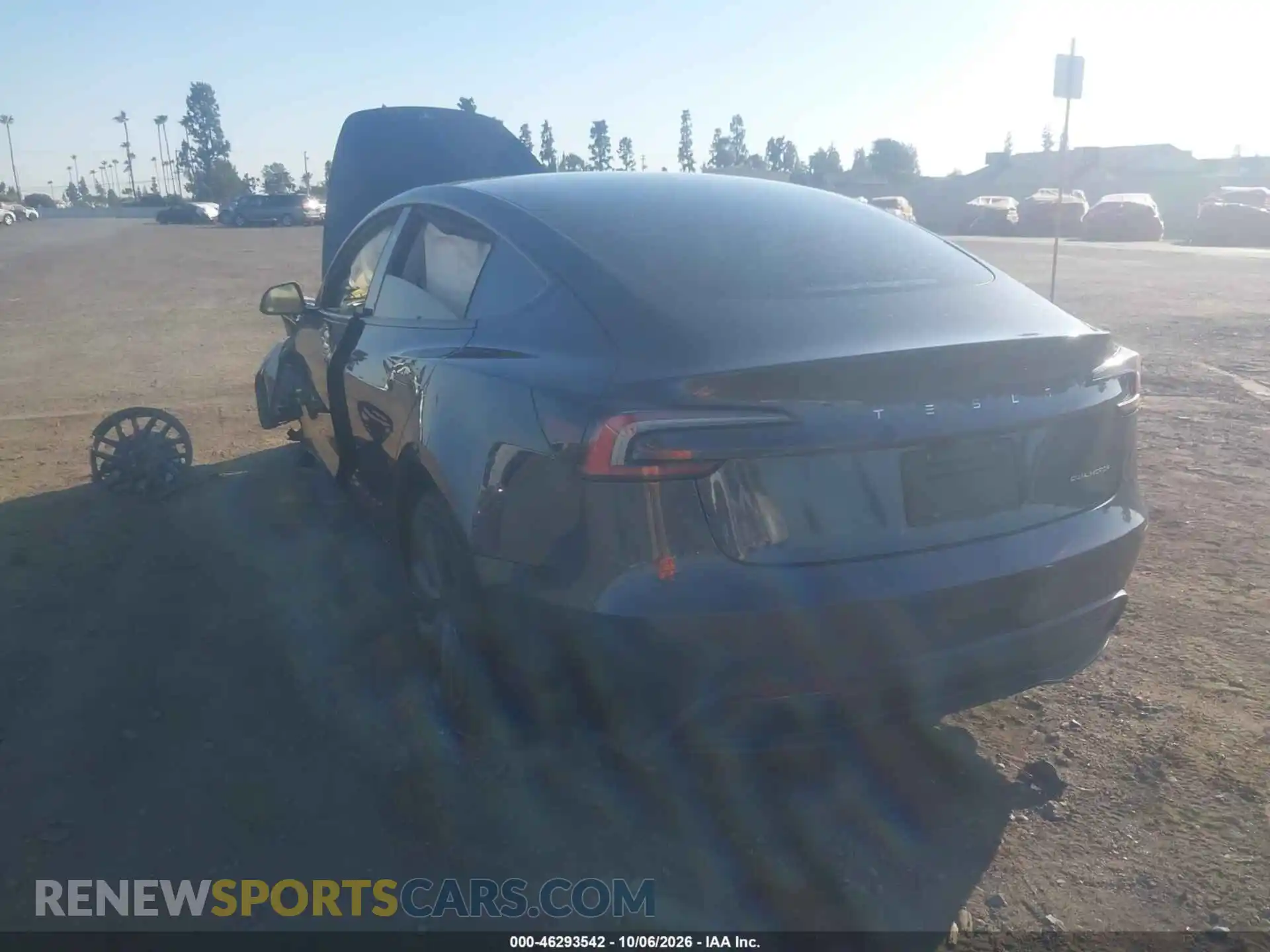 3 Photograph of a damaged car 5YJ3E1EB4RF811555 TESLA MODEL 3 2024