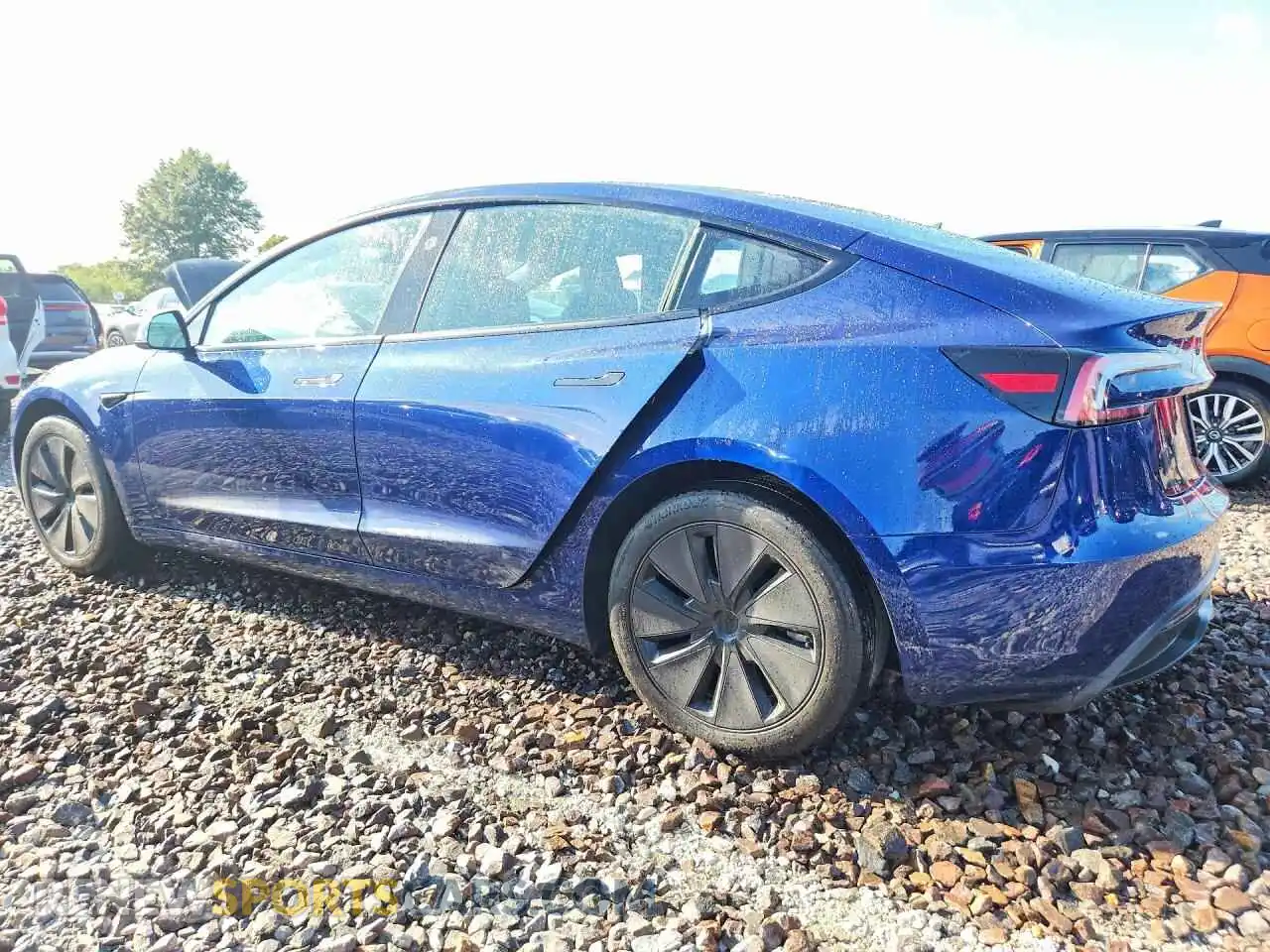 2 fotografías del automóvil dañado 5YJ3E1EB5RF718575 TESLA MODEL 3 2024