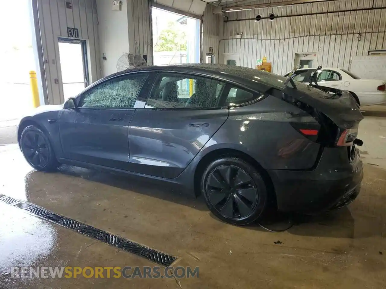 2 Фотография поврежденного автомобиля 5YJ3E1EB5RF741080 TESLA MODEL 3 2024