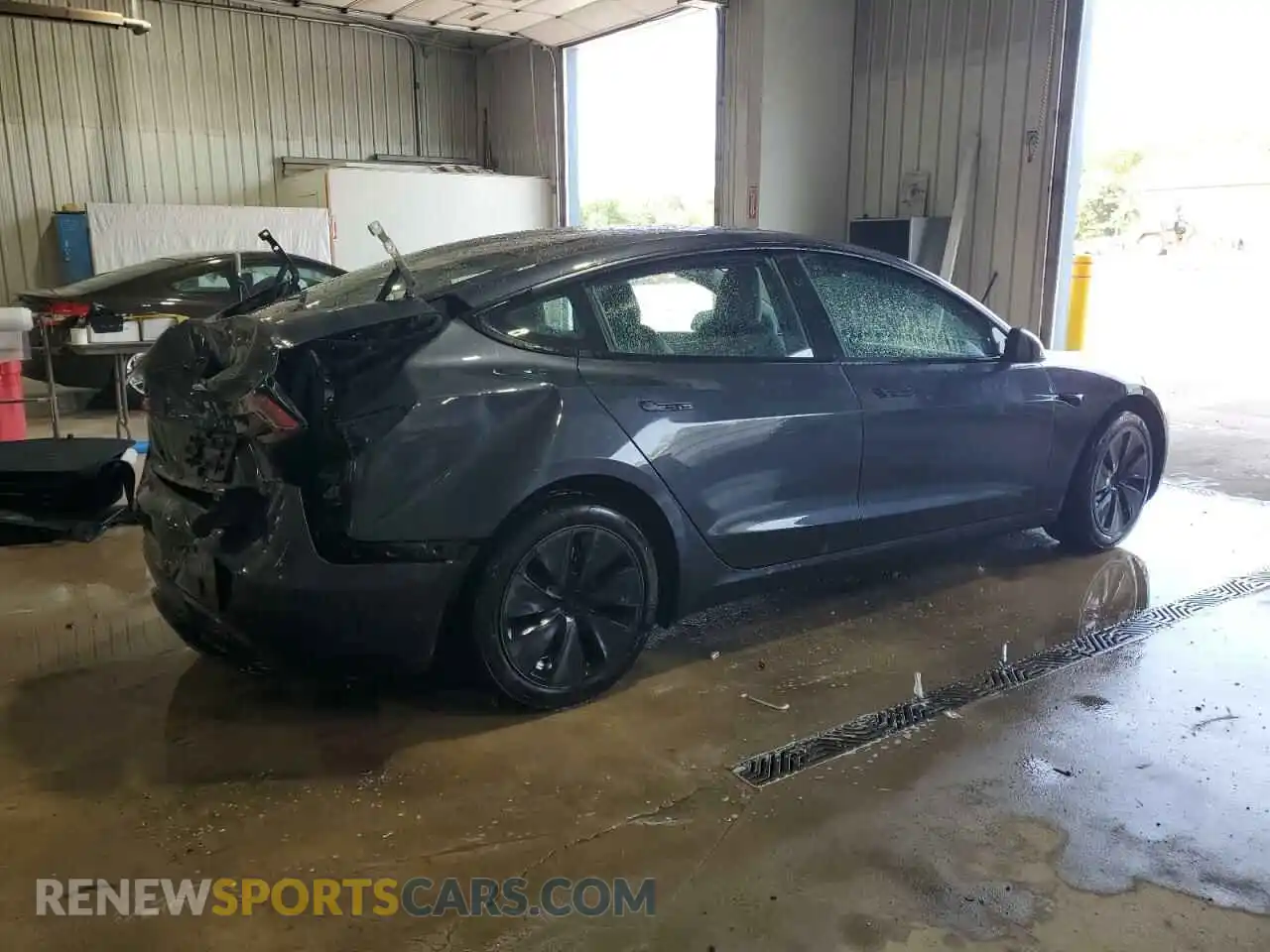 3 Фотография поврежденного автомобиля 5YJ3E1EB5RF741080 TESLA MODEL 3 2024