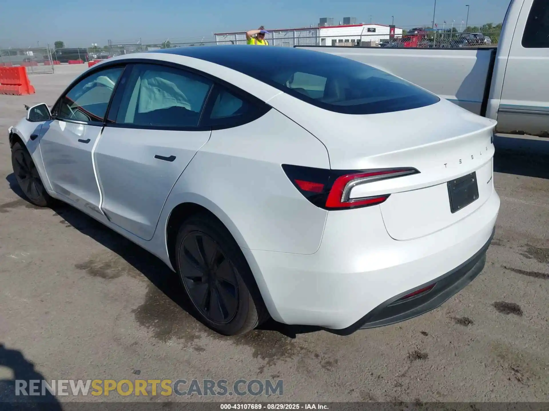 3 Photograph of a damaged car 5YJ3E1EB5RF818532 TESLA MODEL 3 2024