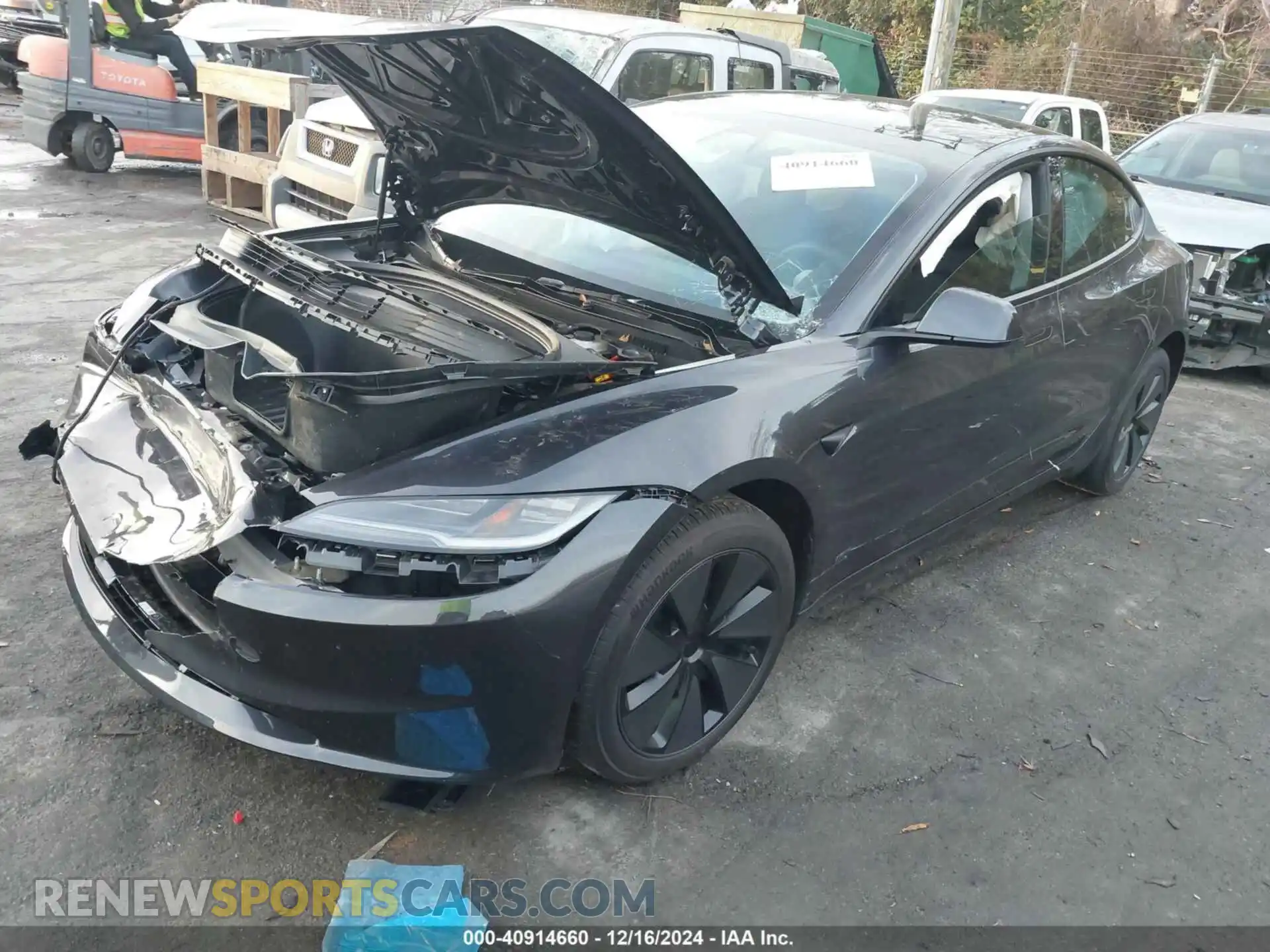 2 Photograph of a damaged car 5YJ3E1EB5RF832446 TESLA MODEL 3 2024