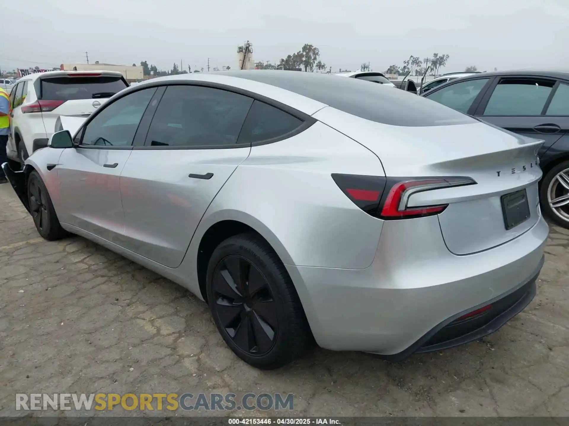 3 Photograph of a damaged car 5YJ3E1EB7RF754672 TESLA MODEL 3 2024
