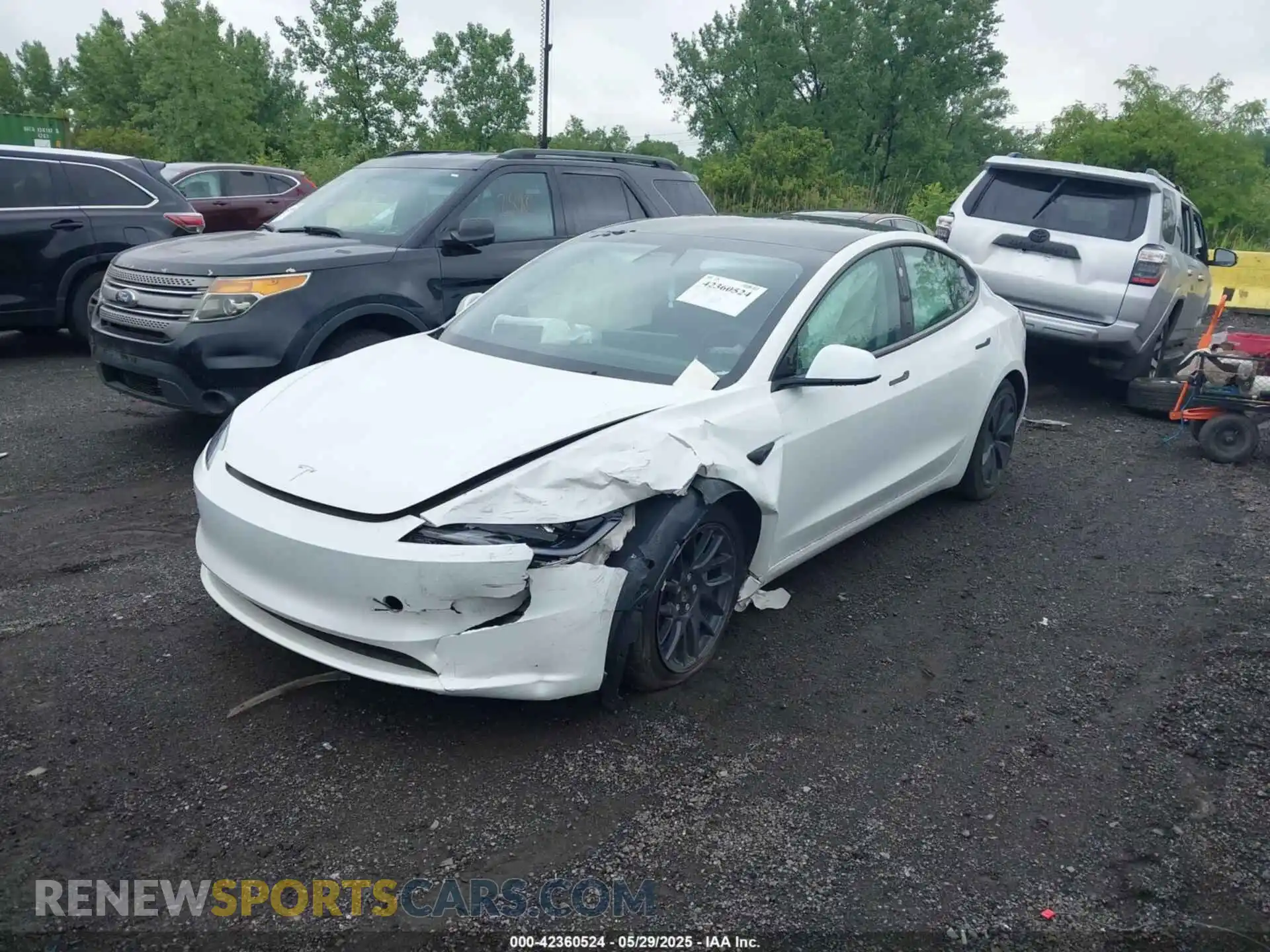 2 Photograph of a damaged car 5YJ3E1EB7RF821805 TESLA MODEL 3 2024