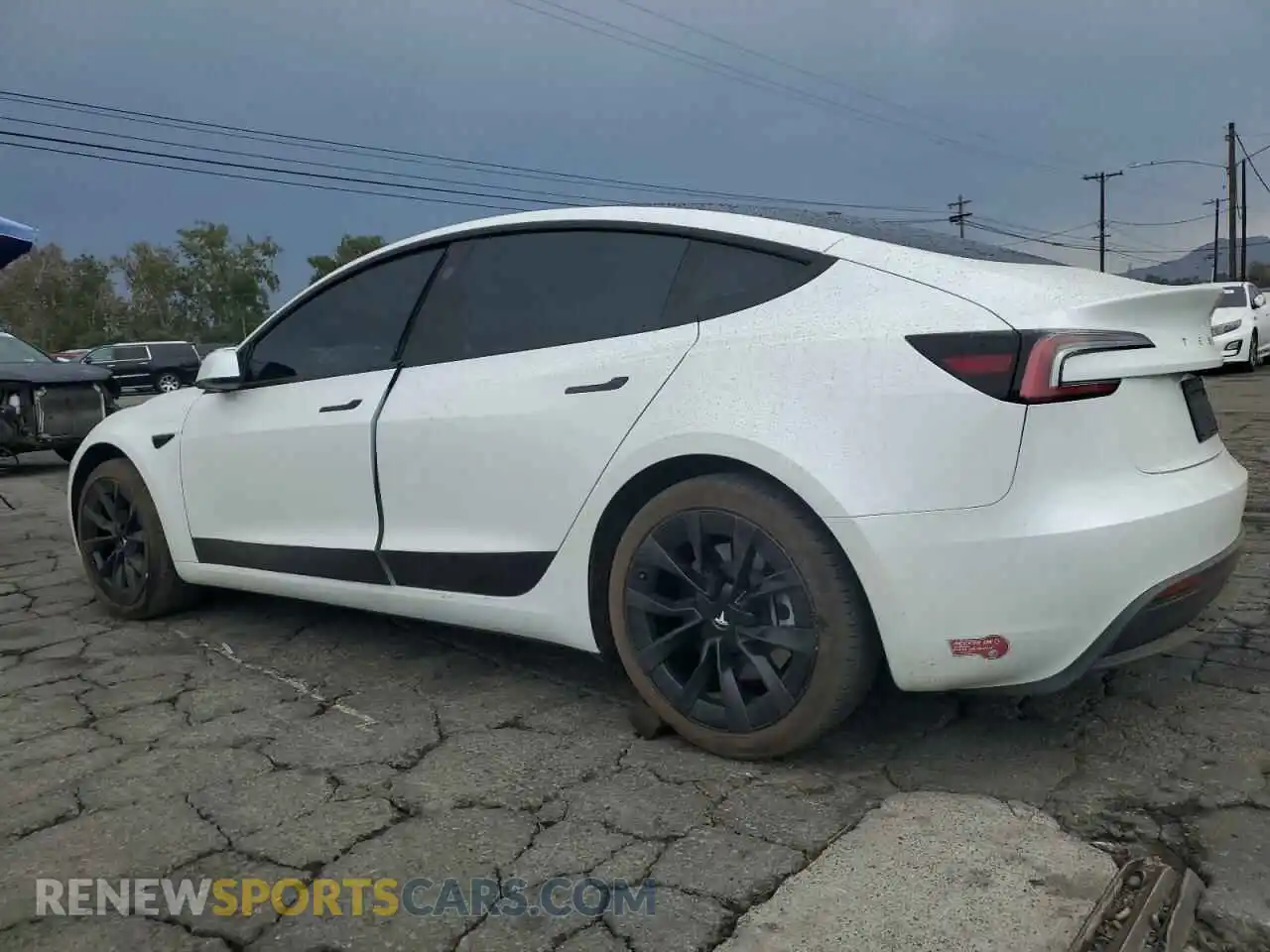 2 Photograph of a damaged car 5YJ3E1EB8RF729148 TESLA MODEL 3 2024