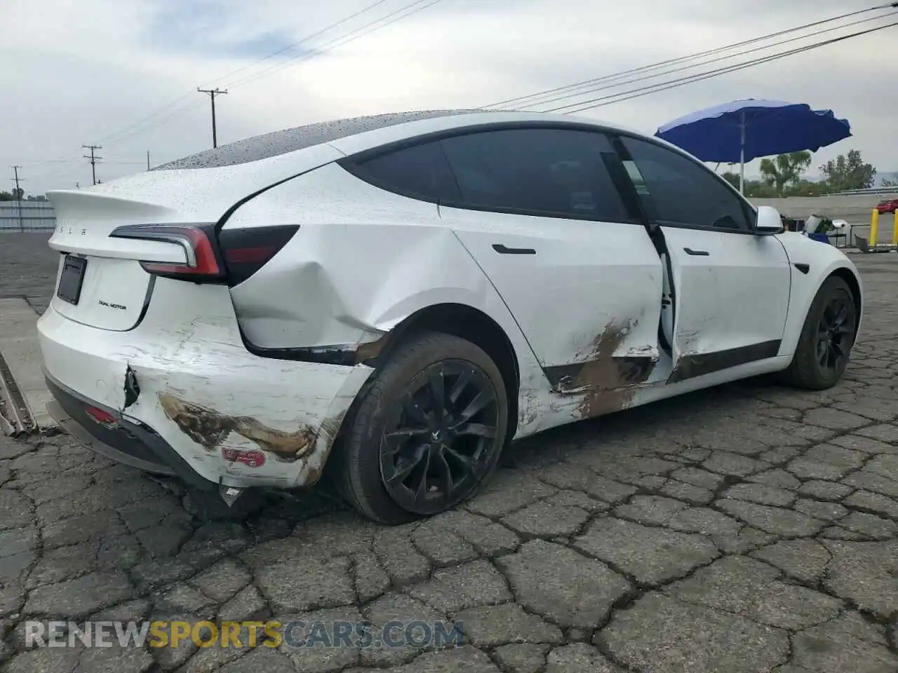 3 Photograph of a damaged car 5YJ3E1EB8RF729148 TESLA MODEL 3 2024