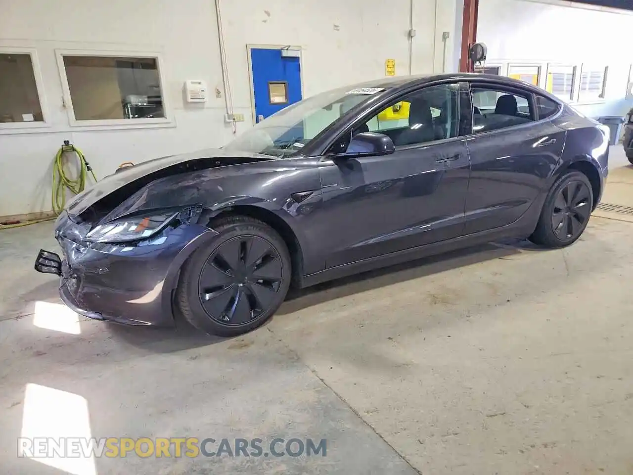 1 Фотография поврежденного автомобиля 5YJ3E1EB8RF768046 TESLA MODEL 3 2024