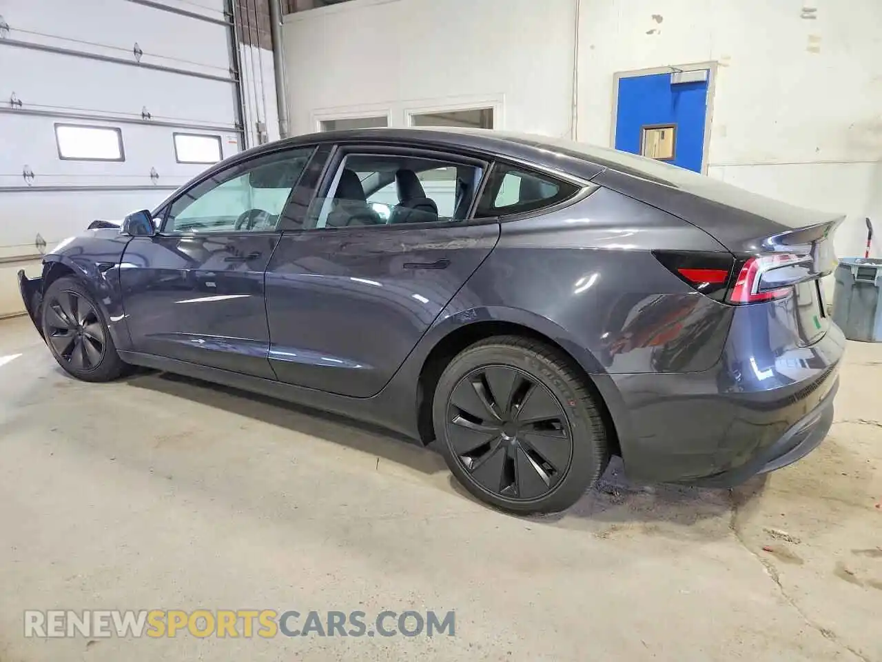 2 Фотография поврежденного автомобиля 5YJ3E1EB8RF768046 TESLA MODEL 3 2024