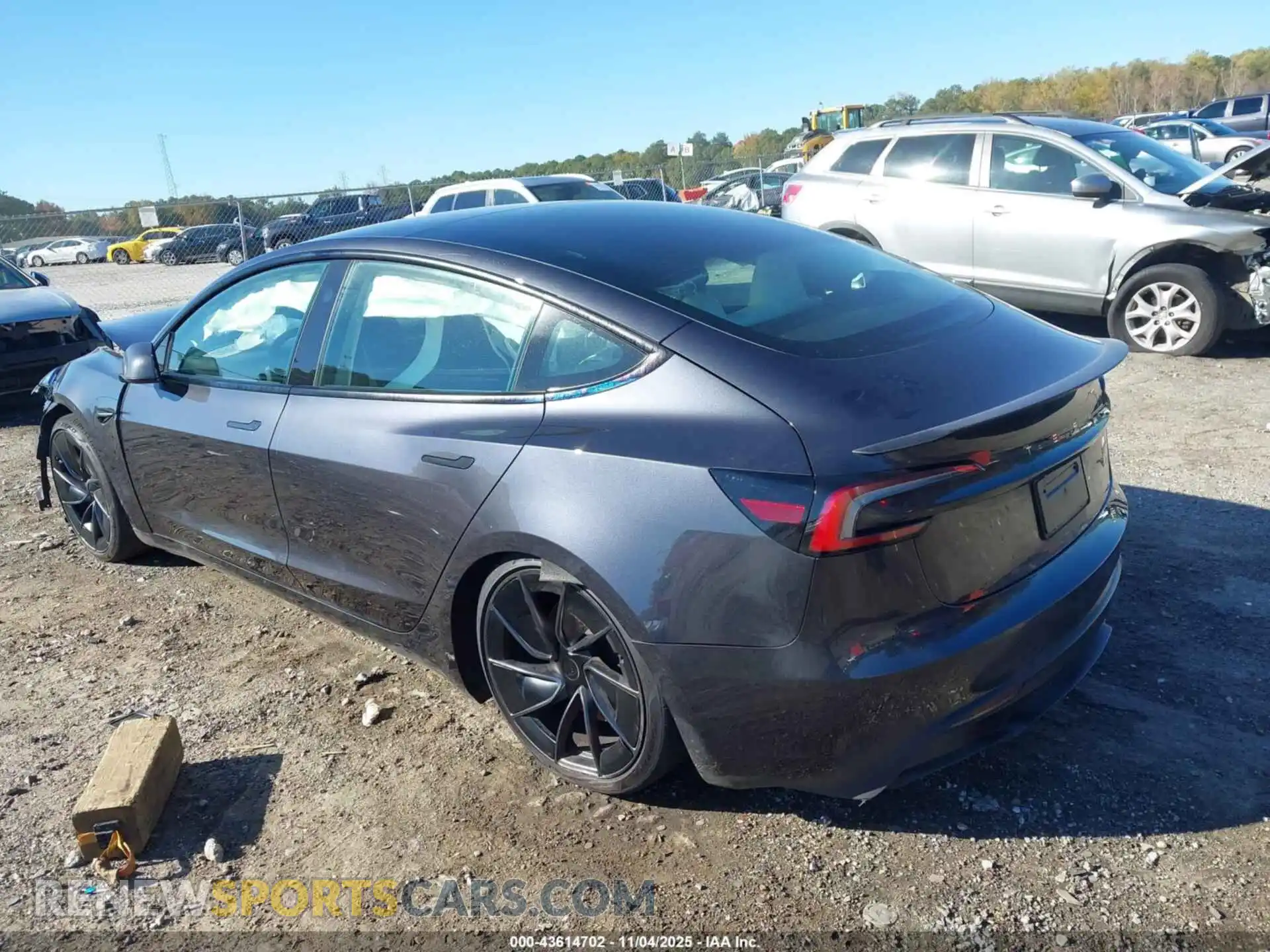 3 Photograph of a damaged car 5YJ3E1ET1RF846725 TESLA MODEL 3 2024