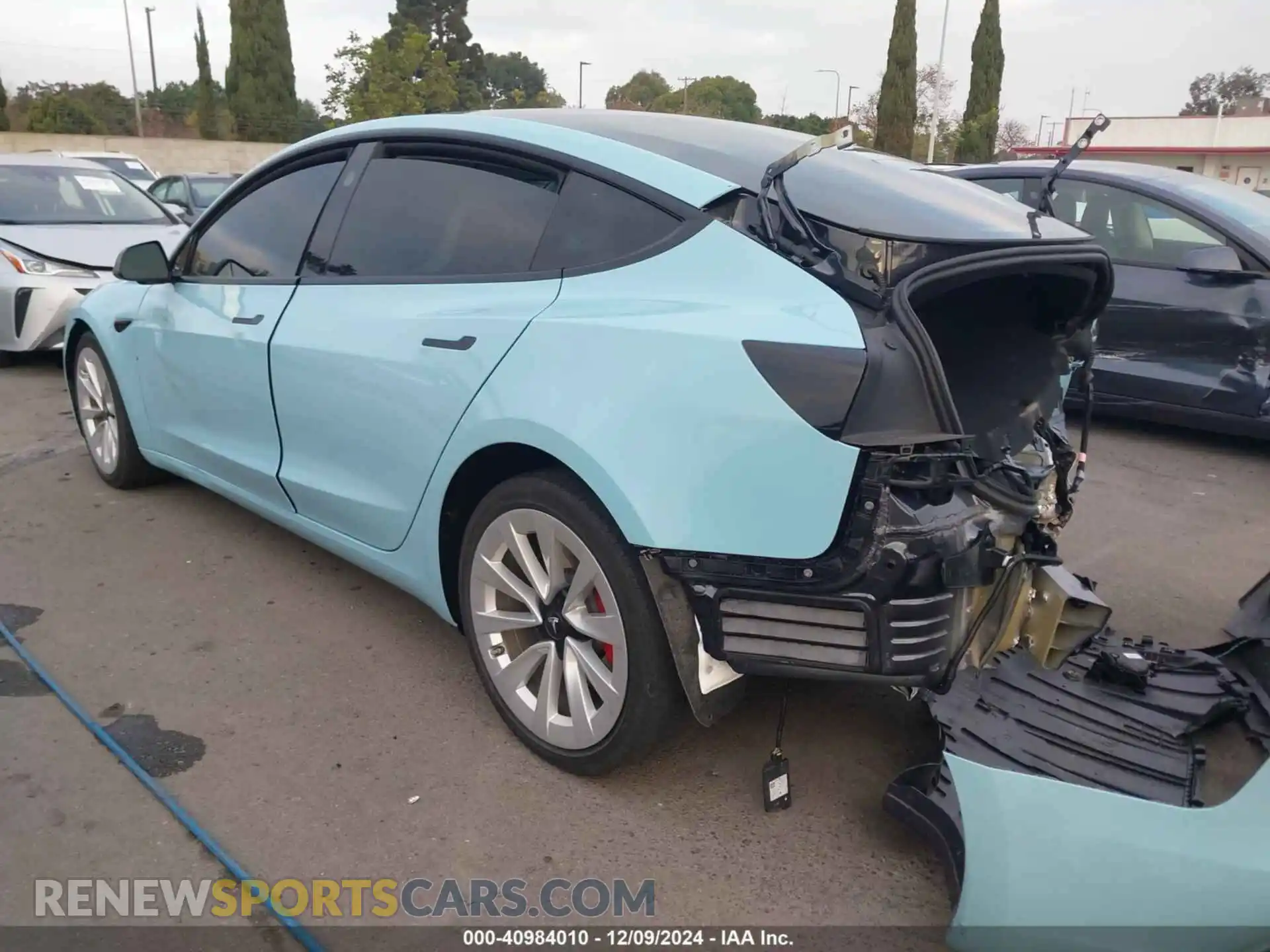 3 Photograph of a damaged car 5YJ3E1ET5RF863849 TESLA MODEL 3 2024