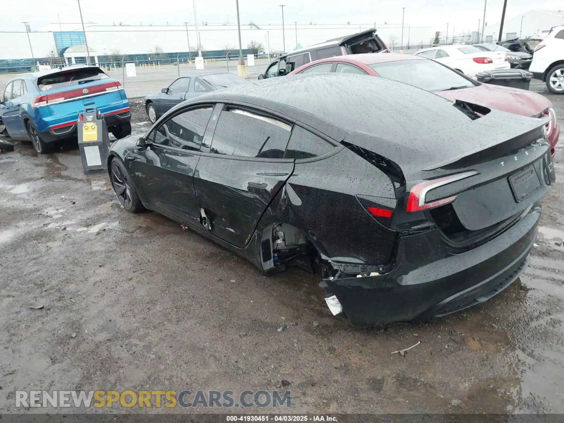 3 Photograph of a damaged car 5YJ3E1ET5RF892736 TESLA MODEL 3 2024