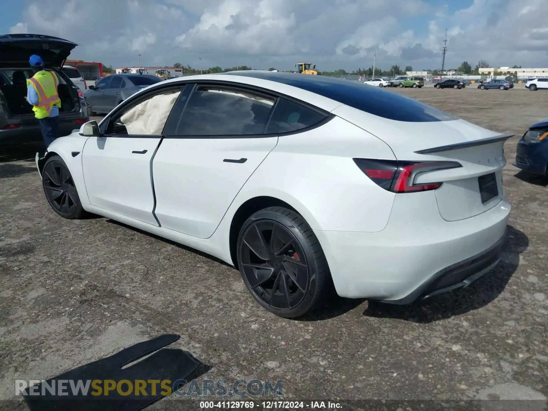 3 Photograph of a damaged car 5YJ3E1ET7RF801529 TESLA MODEL 3 2024