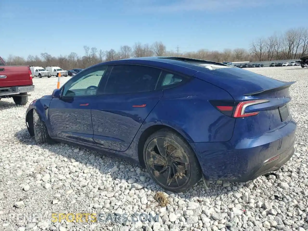 2 fotografías del automóvil dañado 5YJ3E1ET9RF853227 TESLA MODEL 3 2024