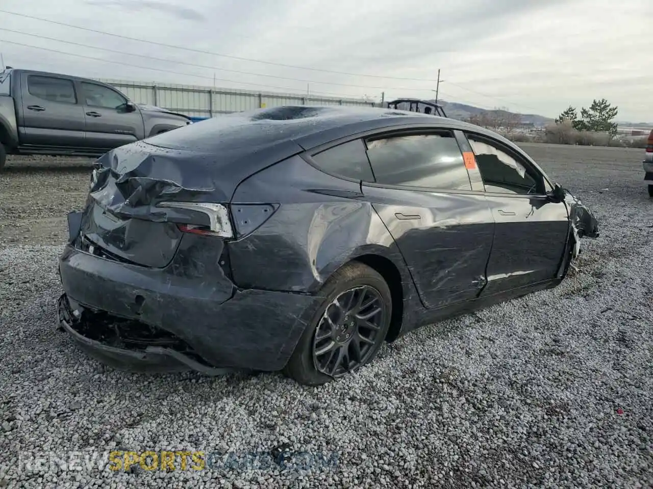 3 fotografías del automóvil dañado 5YJ3E1EA0SF902075 TESLA MODEL 3 2025