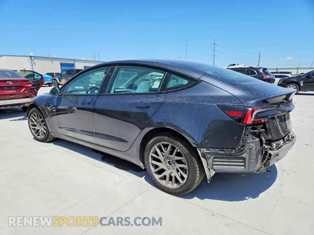 2 fotografías del automóvil dañado 5YJ3E1EA1SF877705 TESLA MODEL 3 2025