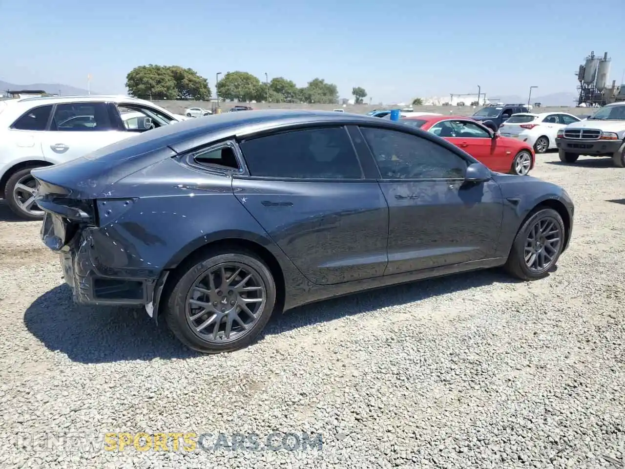 3 fotografías del automóvil dañado 5YJ3E1EA1SF985144 TESLA MODEL 3 2025
