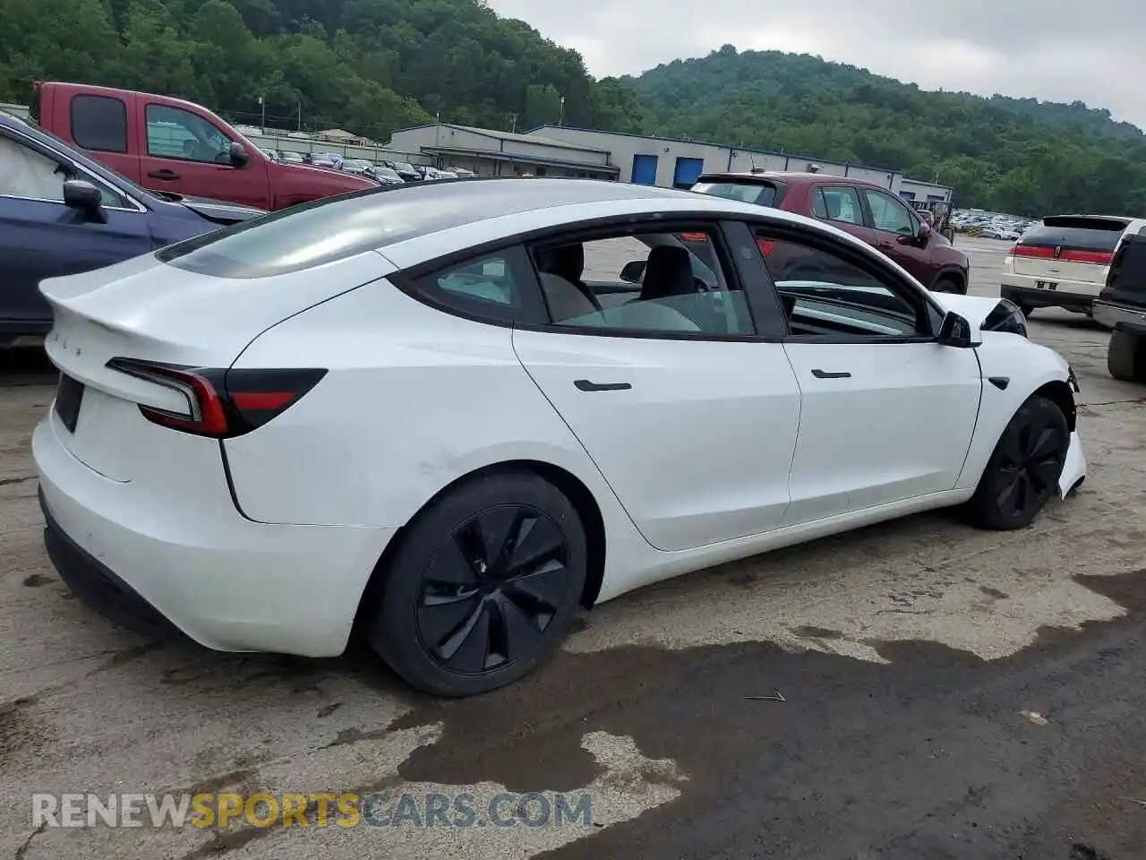 3 fotografías del automóvil dañado 5YJ3E1EA1SF992014 TESLA MODEL 3 2025
