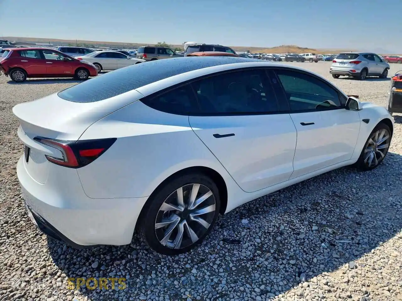 3 fotografías del automóvil dañado 5YJ3E1EA2SF013231 TESLA MODEL 3 2025