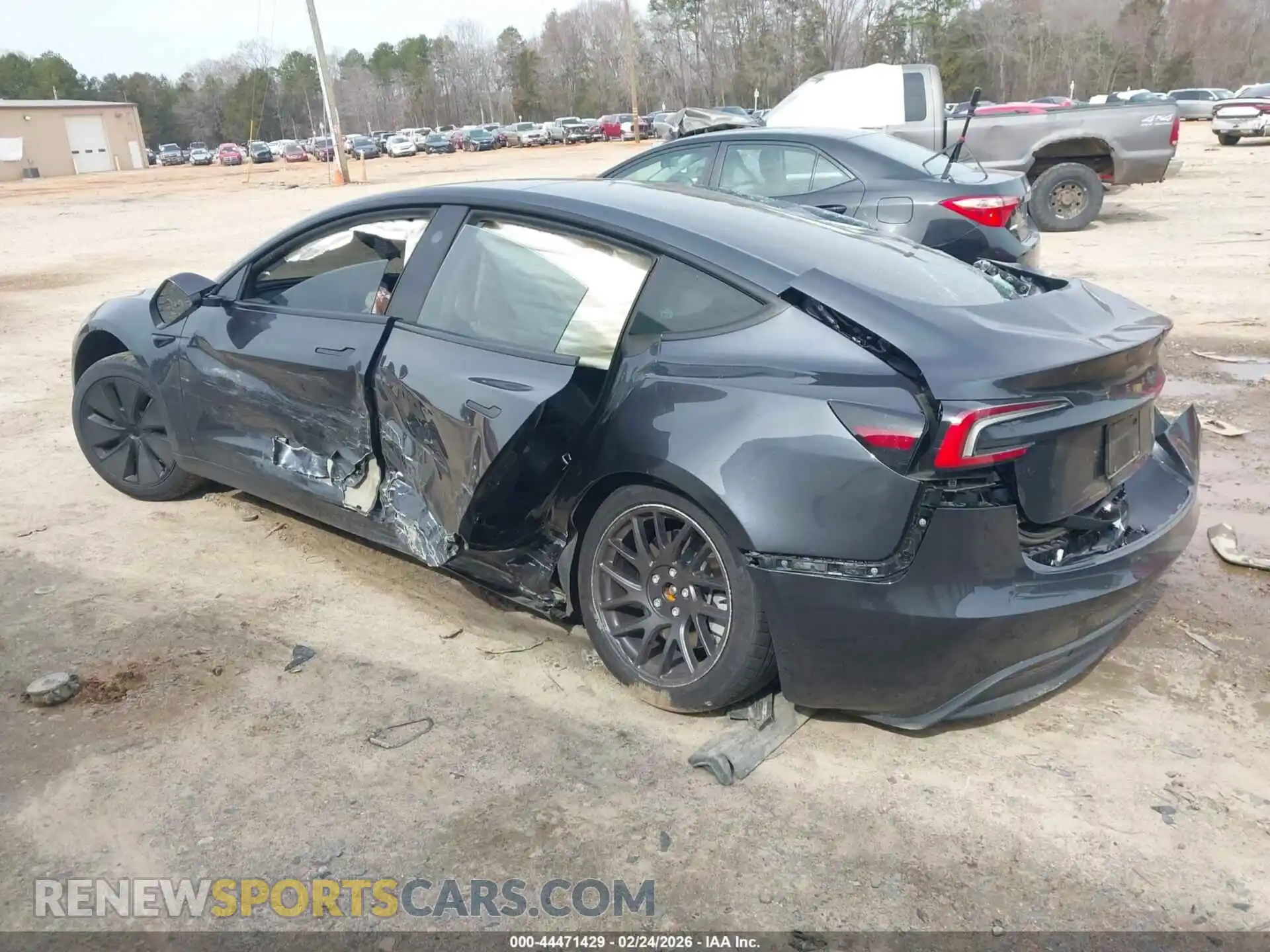 3 fotografías del automóvil dañado 5YJ3E1EA2SF041501 TESLA MODEL 3 2025