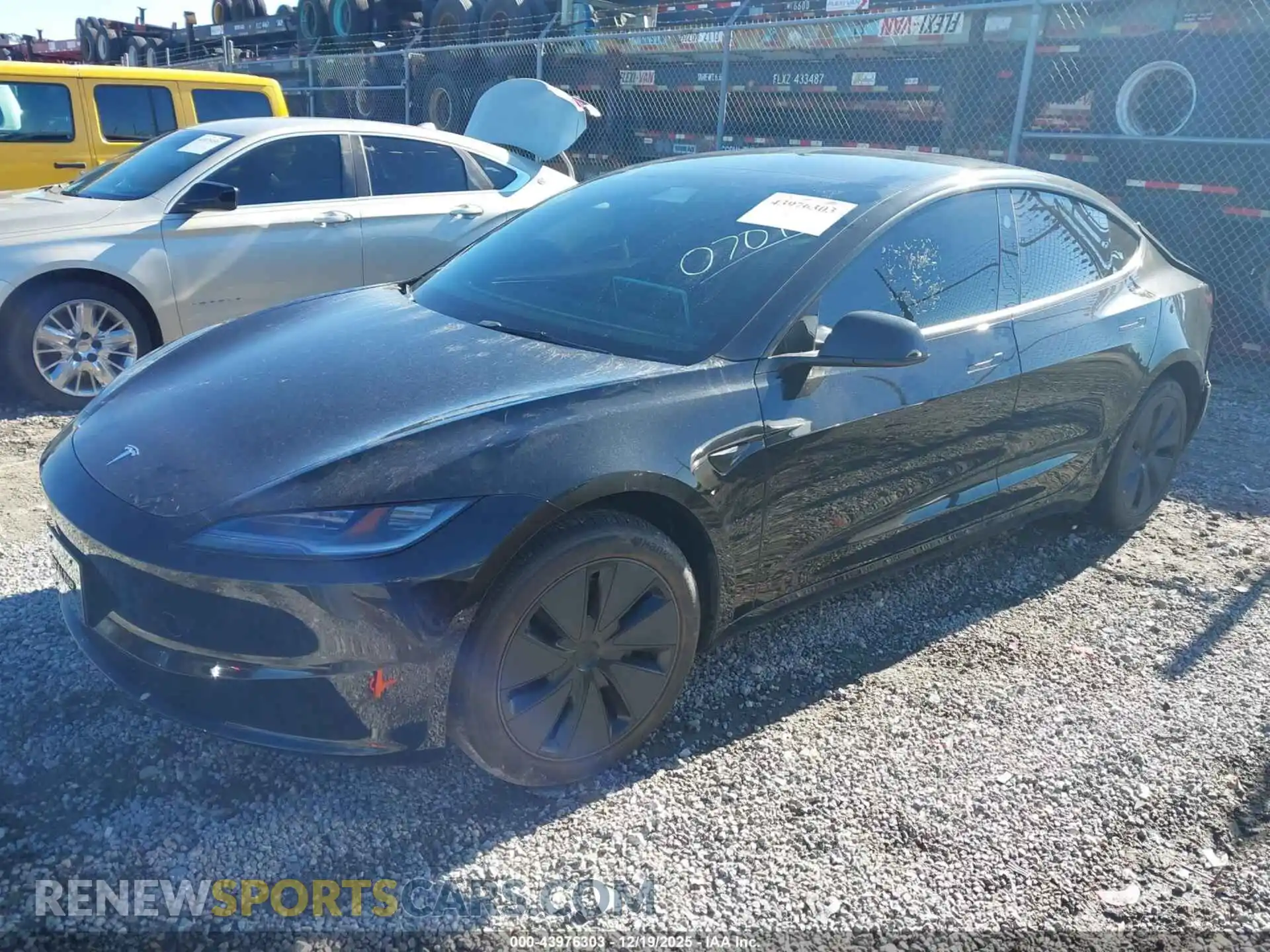 2 Photograph of a damaged car 5YJ3E1EA2SF070187 TESLA MODEL 3 2025