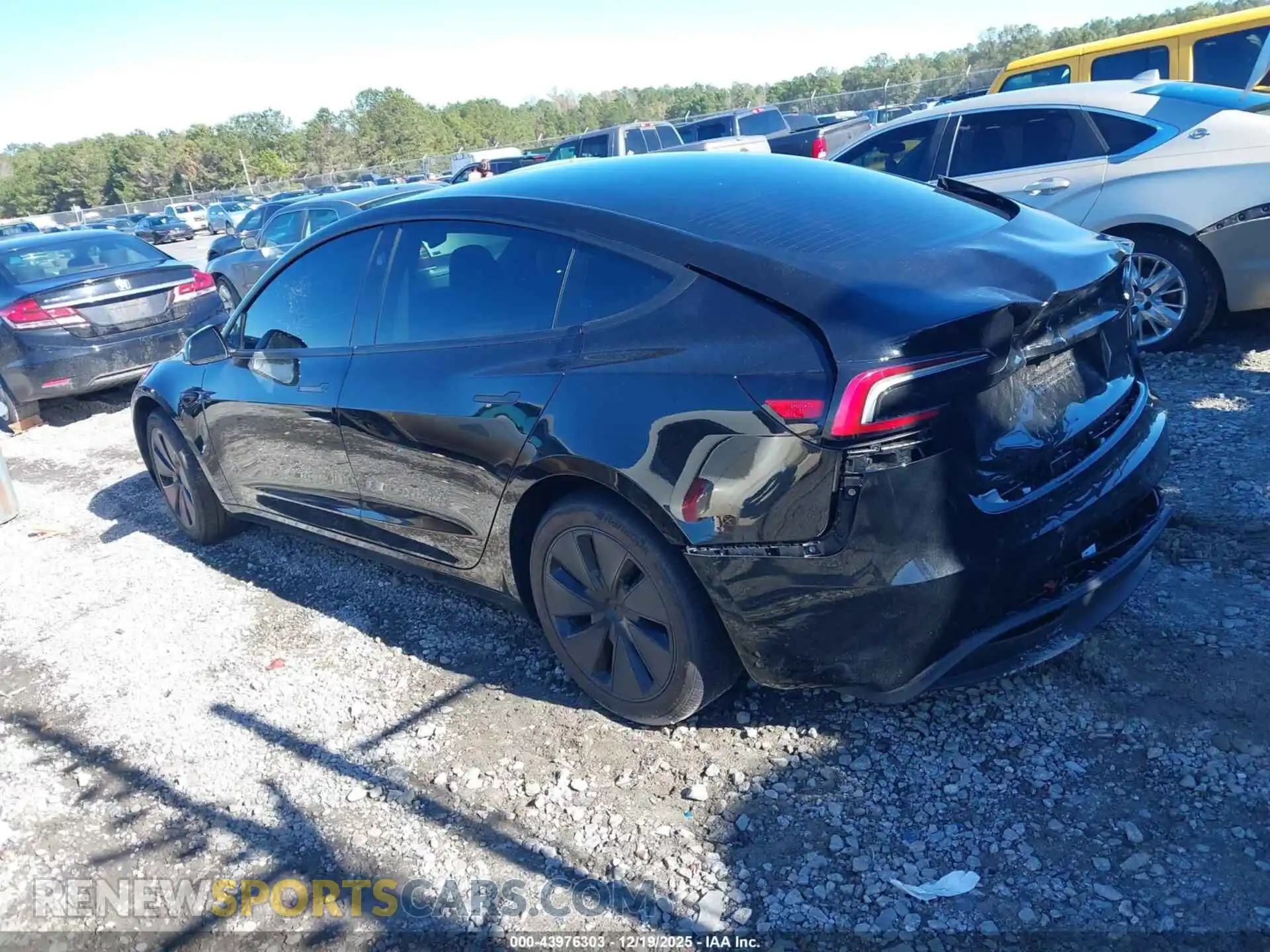 3 Photograph of a damaged car 5YJ3E1EA2SF070187 TESLA MODEL 3 2025