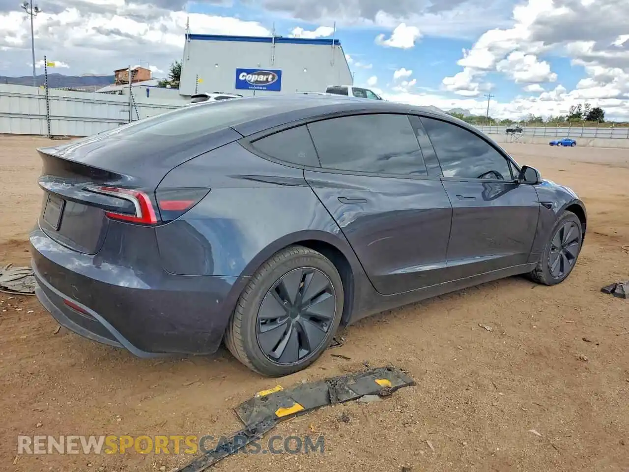 3 fotografías del automóvil dañado 5YJ3E1EA2SF924286 TESLA MODEL 3 2025