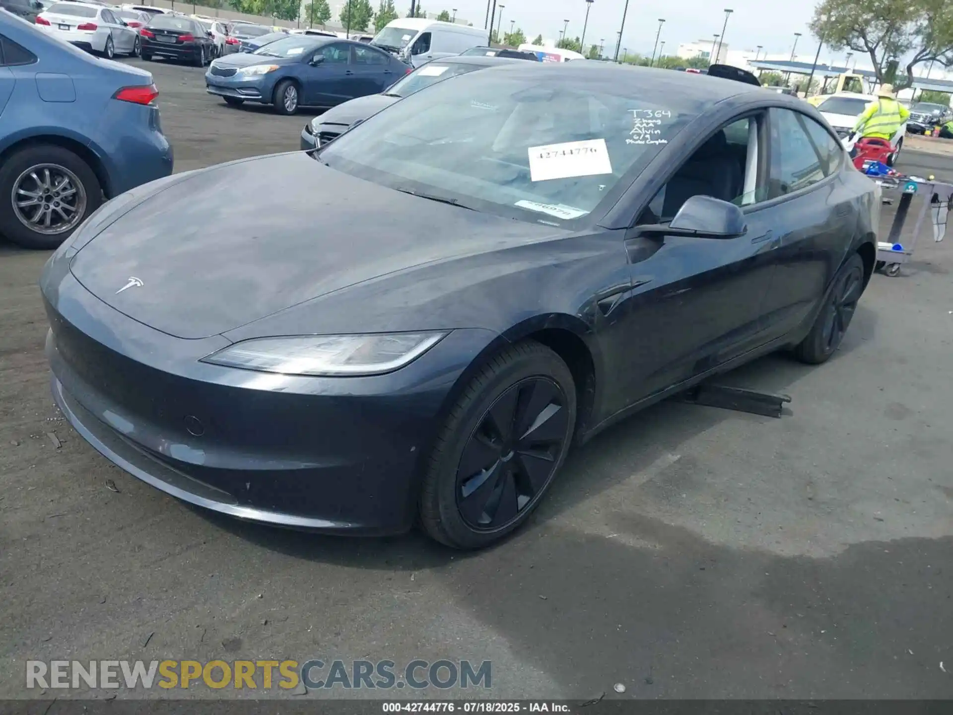 2 Фотография поврежденного автомобиля 5YJ3E1EA3SF912809 TESLA MODEL 3 2025