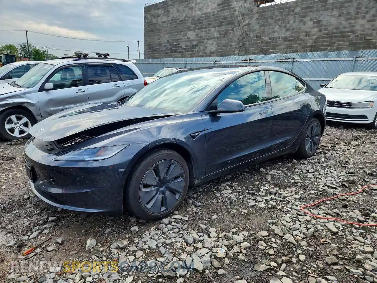 1 Фотография поврежденного автомобиля 5YJ3E1EA5SF043033 TESLA MODEL 3 2025