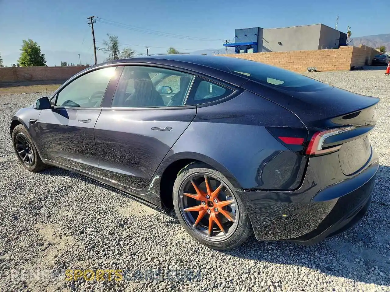 2 Фотография поврежденного автомобиля 5YJ3E1EA5SF136683 TESLA MODEL 3 2025