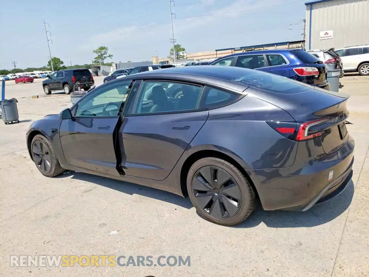 2 fotografías del automóvil dañado 5YJ3E1EA5SF933113 TESLA MODEL 3 2025