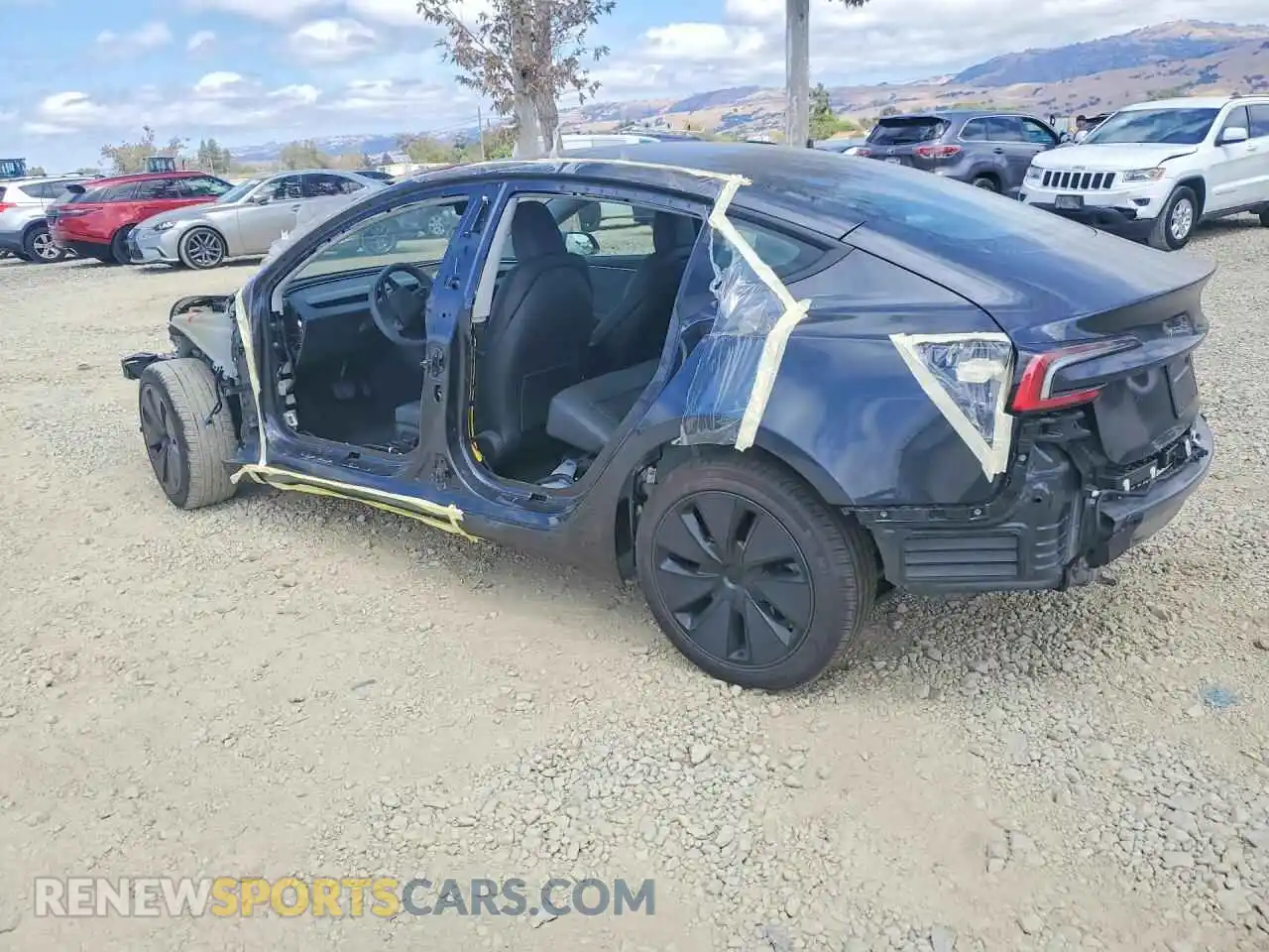 2 fotografías del automóvil dañado 5YJ3E1EA5SF953555 TESLA MODEL 3 2025