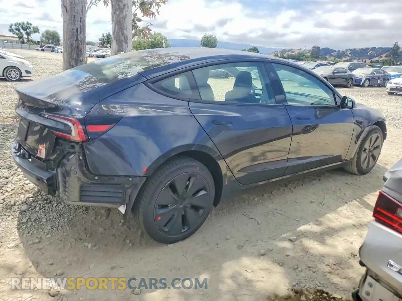3 fotografías del automóvil dañado 5YJ3E1EA5SF953555 TESLA MODEL 3 2025