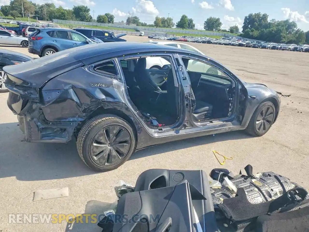3 Photograph of a damaged car 5YJ3E1EA5SF966869 TESLA MODEL 3 2025