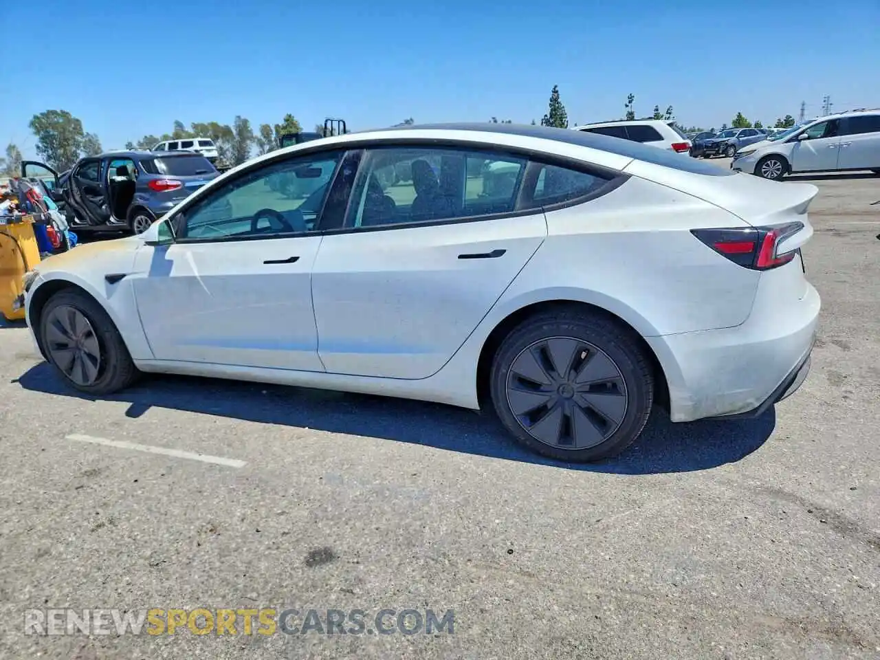 2 fotografías del automóvil dañado 5YJ3E1EA7SF058732 TESLA MODEL 3 2025