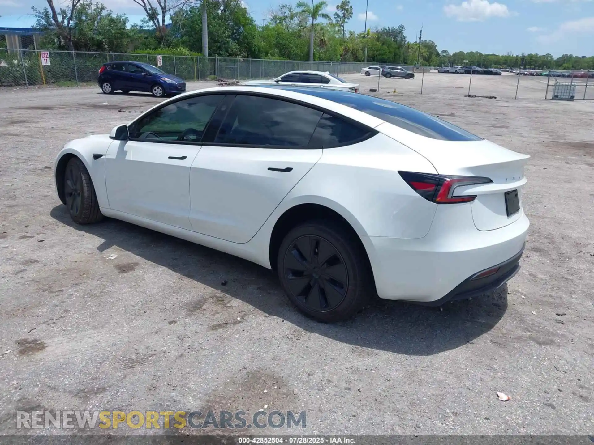 3 Photograph of a damaged car 5YJ3E1EA7SF976853 TESLA MODEL 3 2025