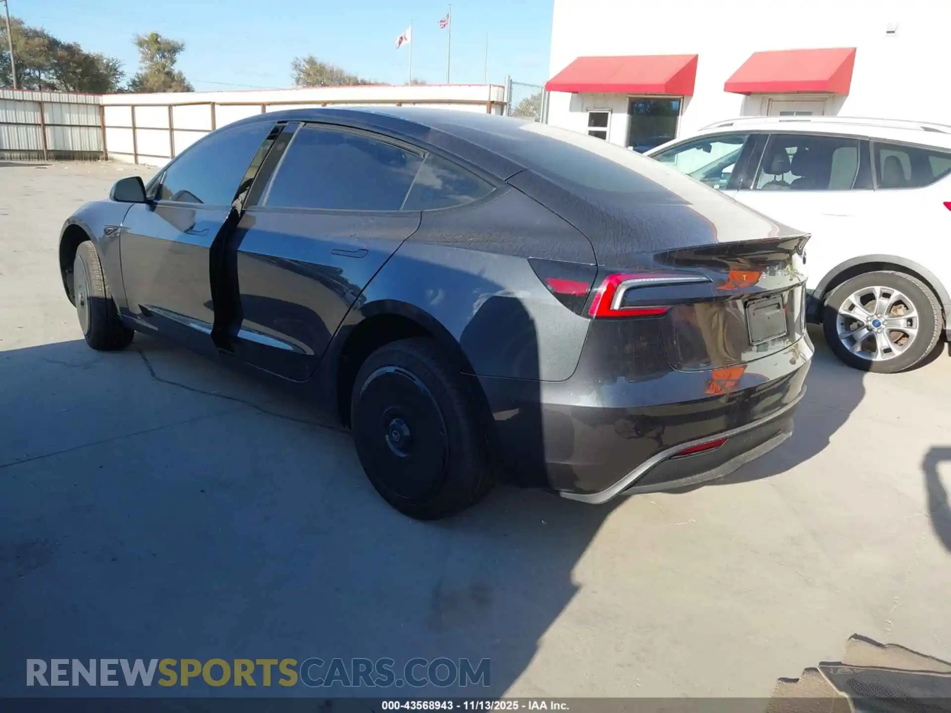 3 Photograph of a damaged car 5YJ3E1EA8SF047657 TESLA MODEL 3 2025