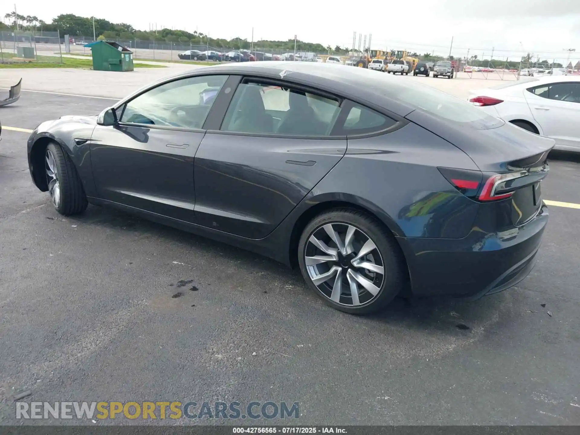 3 Photograph of a damaged car 5YJ3E1EA9SF972724 TESLA MODEL 3 2025