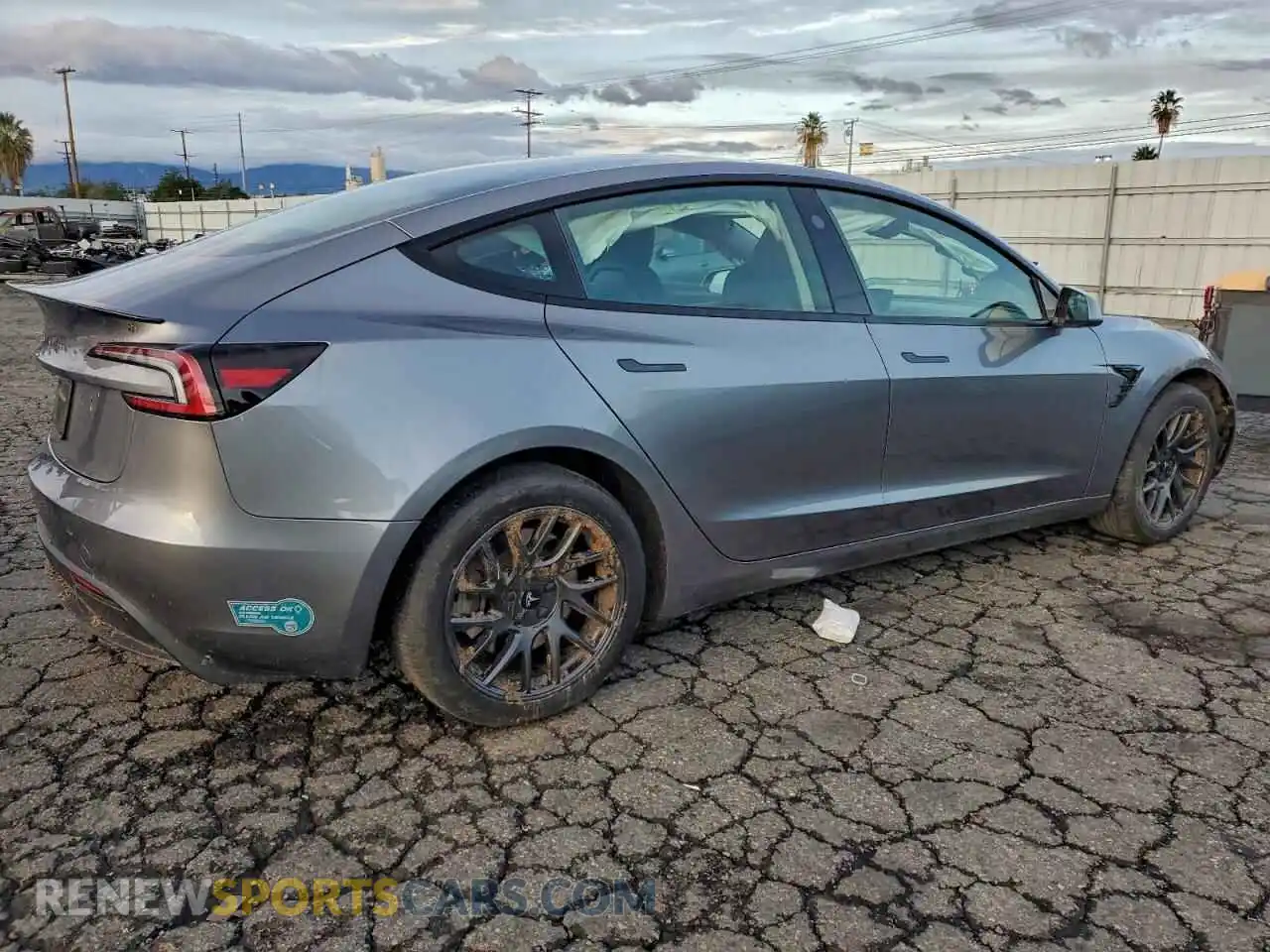 3 Фотография поврежденного автомобиля 5YJ3E1EAXSF888363 TESLA MODEL 3 2025