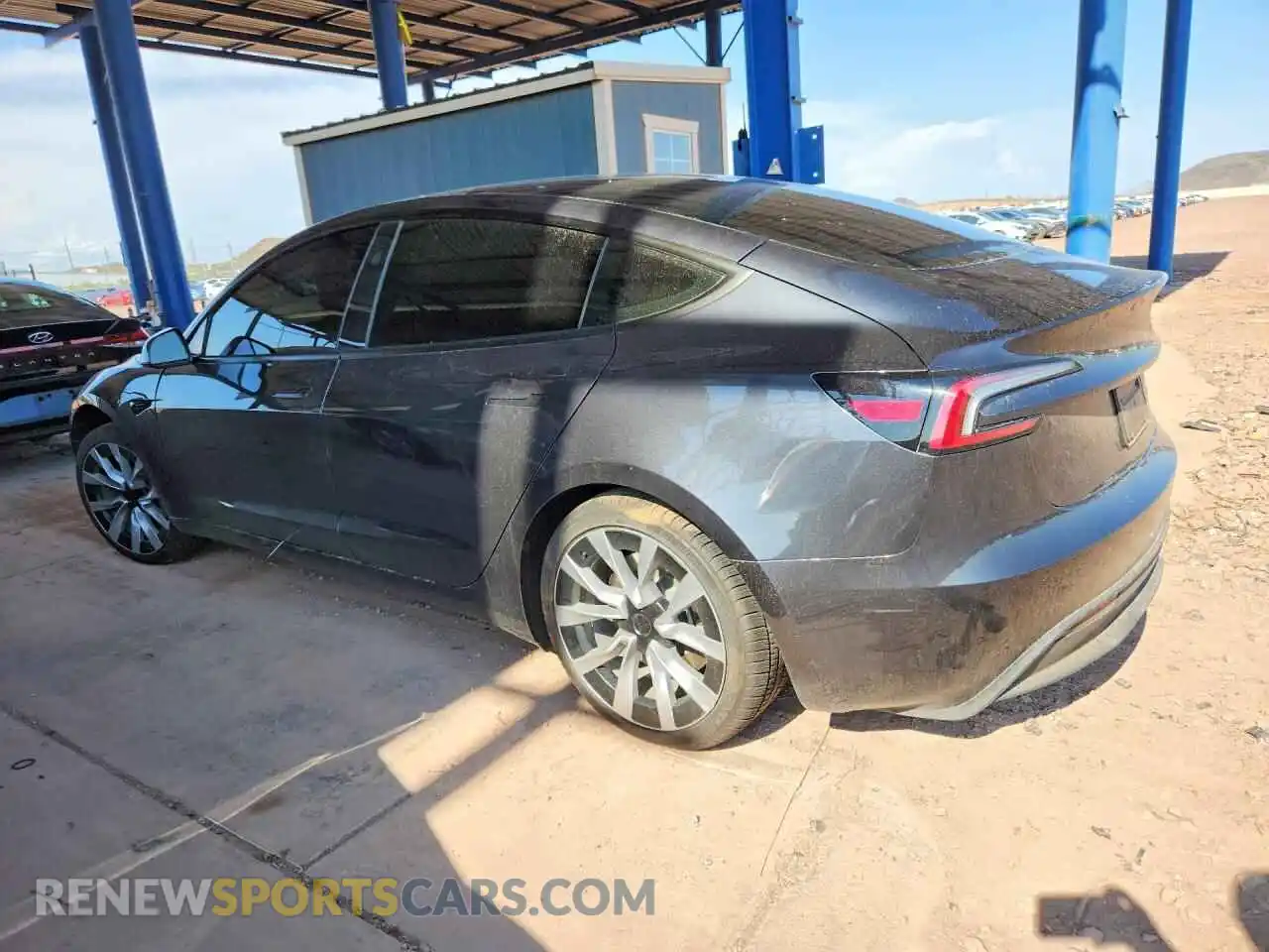 2 fotografías del automóvil dañado 5YJ3E1EB2SF068769 TESLA MODEL 3 2025