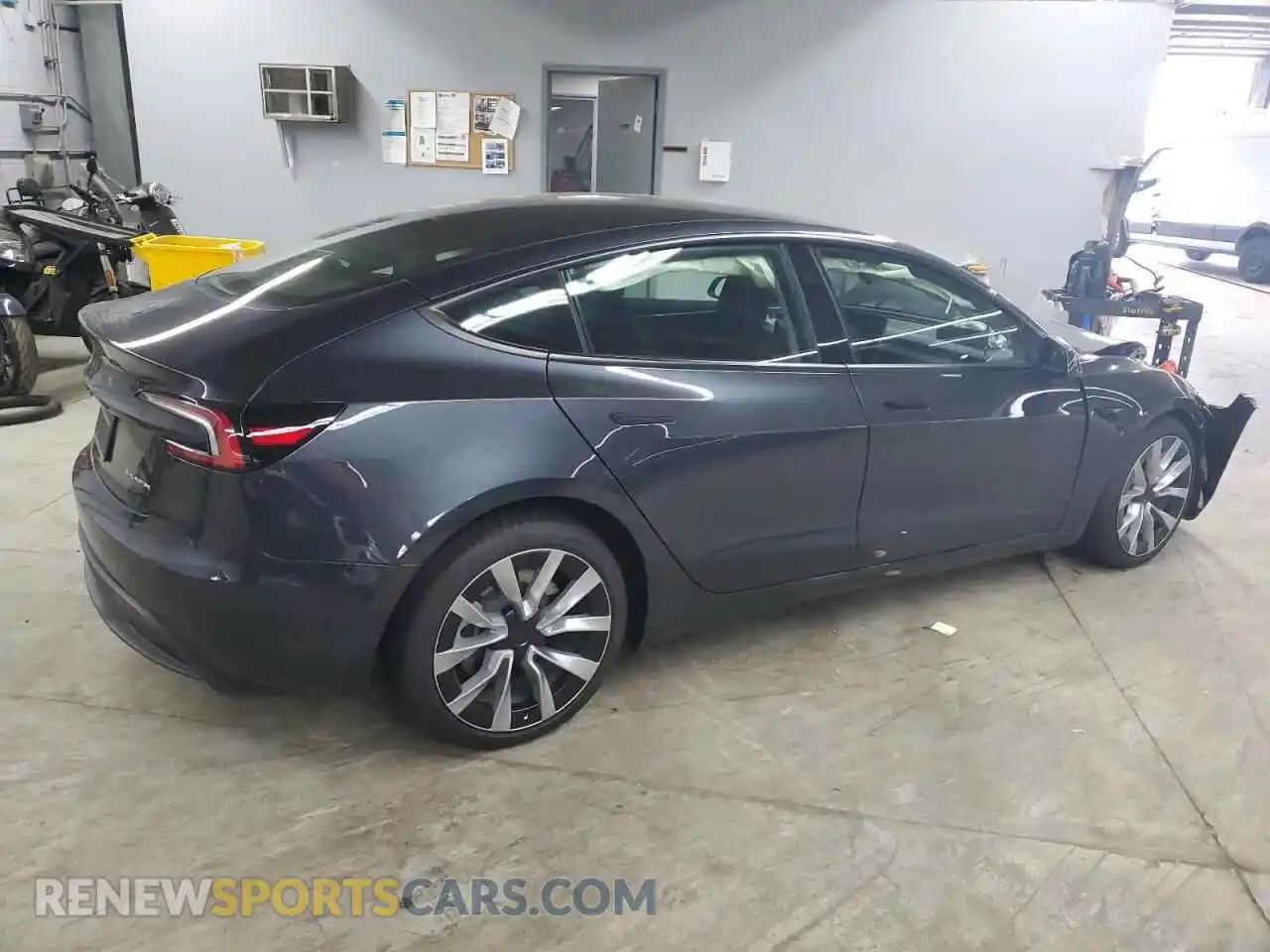 3 Photograph of a damaged car 5YJ3E1EB2SF938813 TESLA MODEL 3 2025
