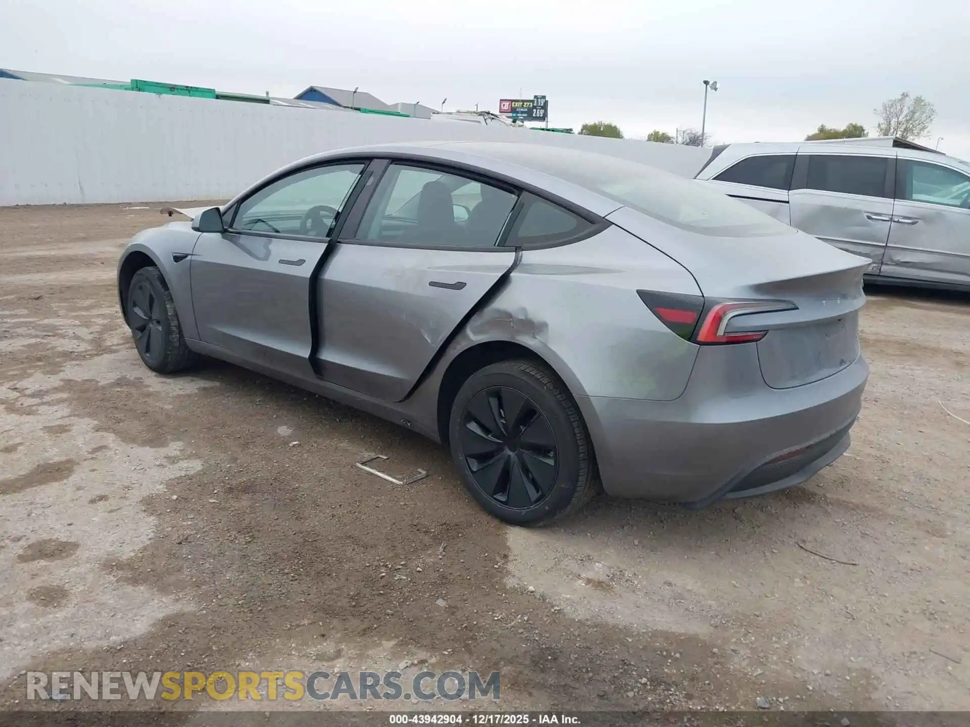 3 Photograph of a damaged car 5YJ3E1EB3SF898502 TESLA MODEL 3 2025