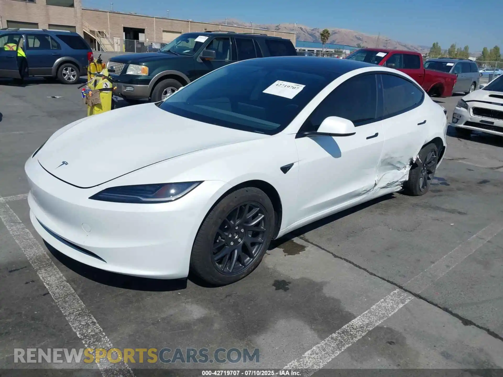 2 Photograph of a damaged car 5YJ3E1EB3SF914858 TESLA MODEL 3 2025