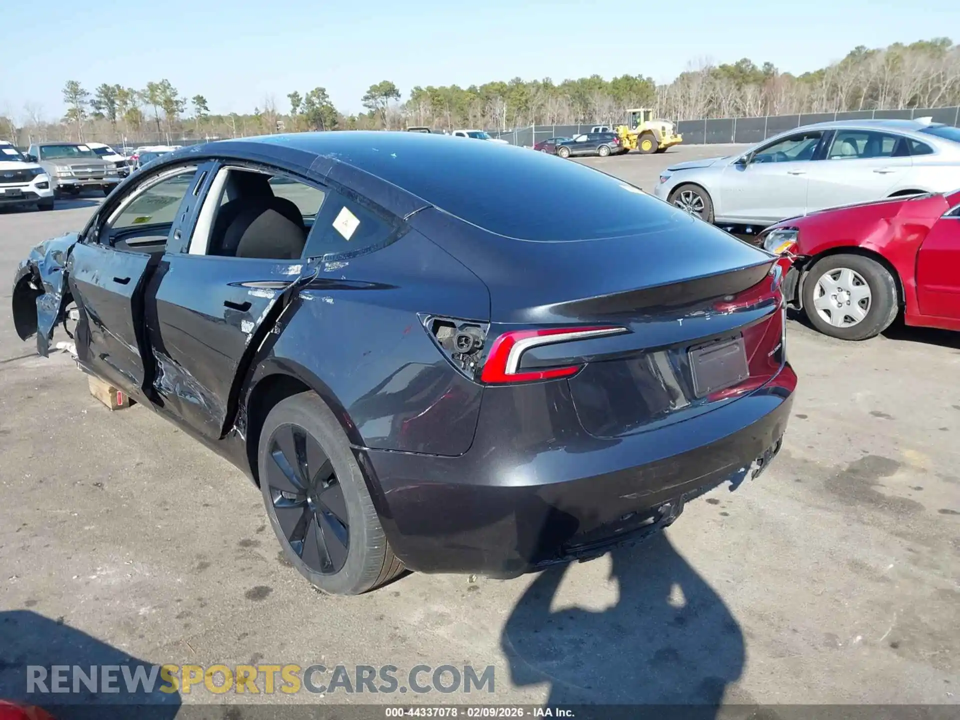 3 Photograph of a damaged car 5YJ3E1EB4SF923892 TESLA MODEL 3 2025