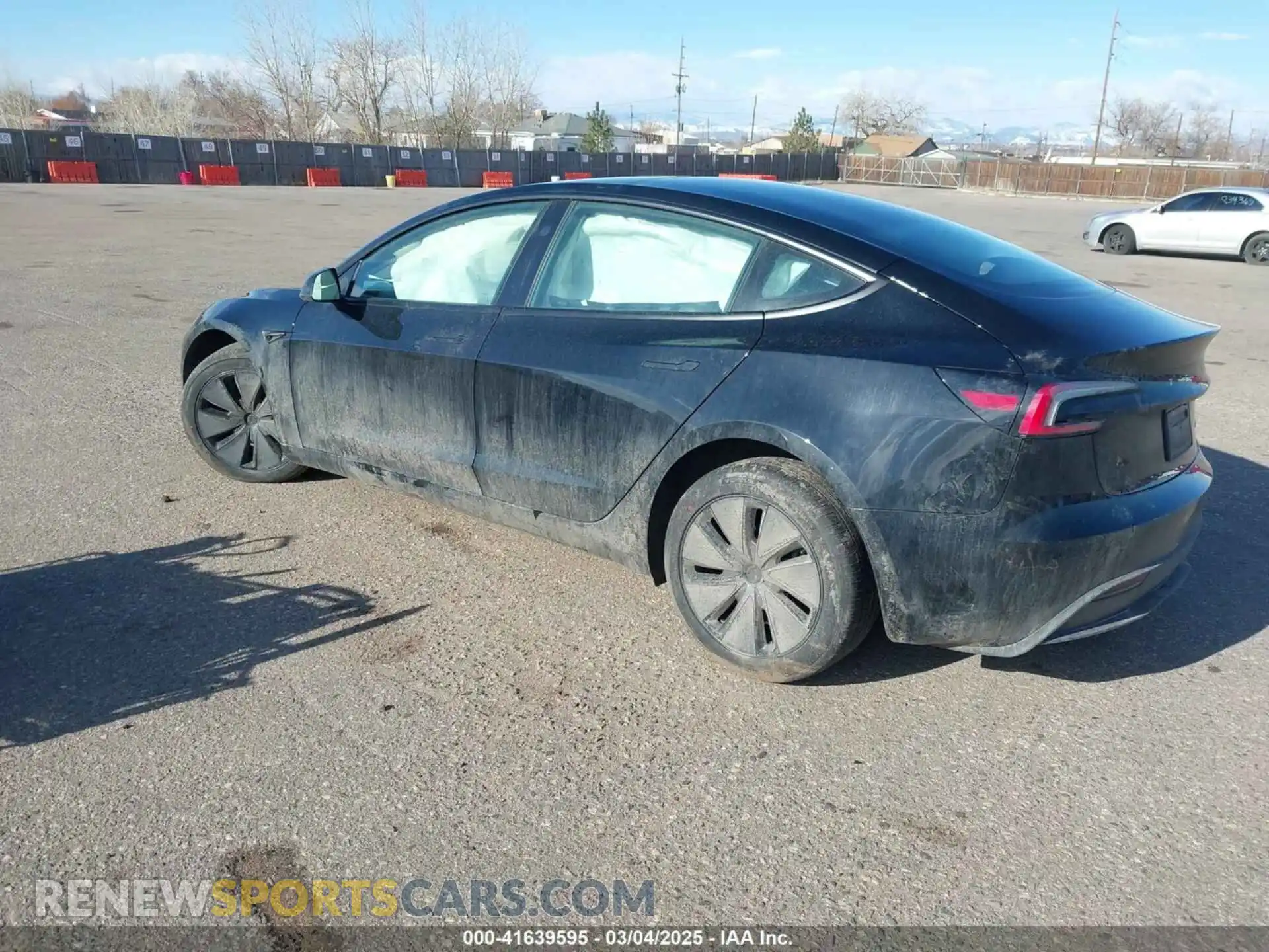 3 Photograph of a damaged car 5YJ3E1EB5SF877778 TESLA MODEL 3 2025