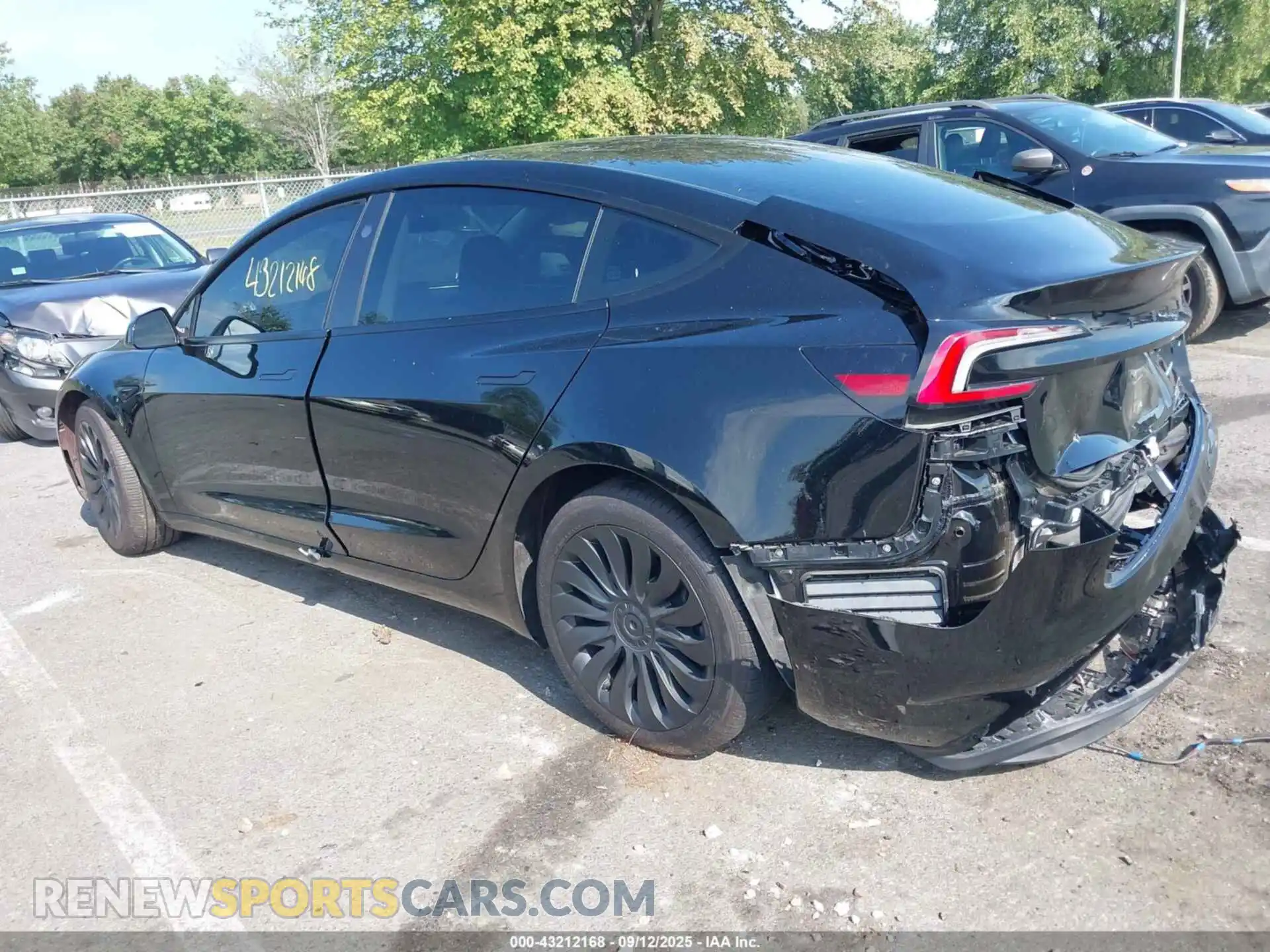 3 Photograph of a damaged car 5YJ3E1EB5SF926431 TESLA MODEL 3 2025
