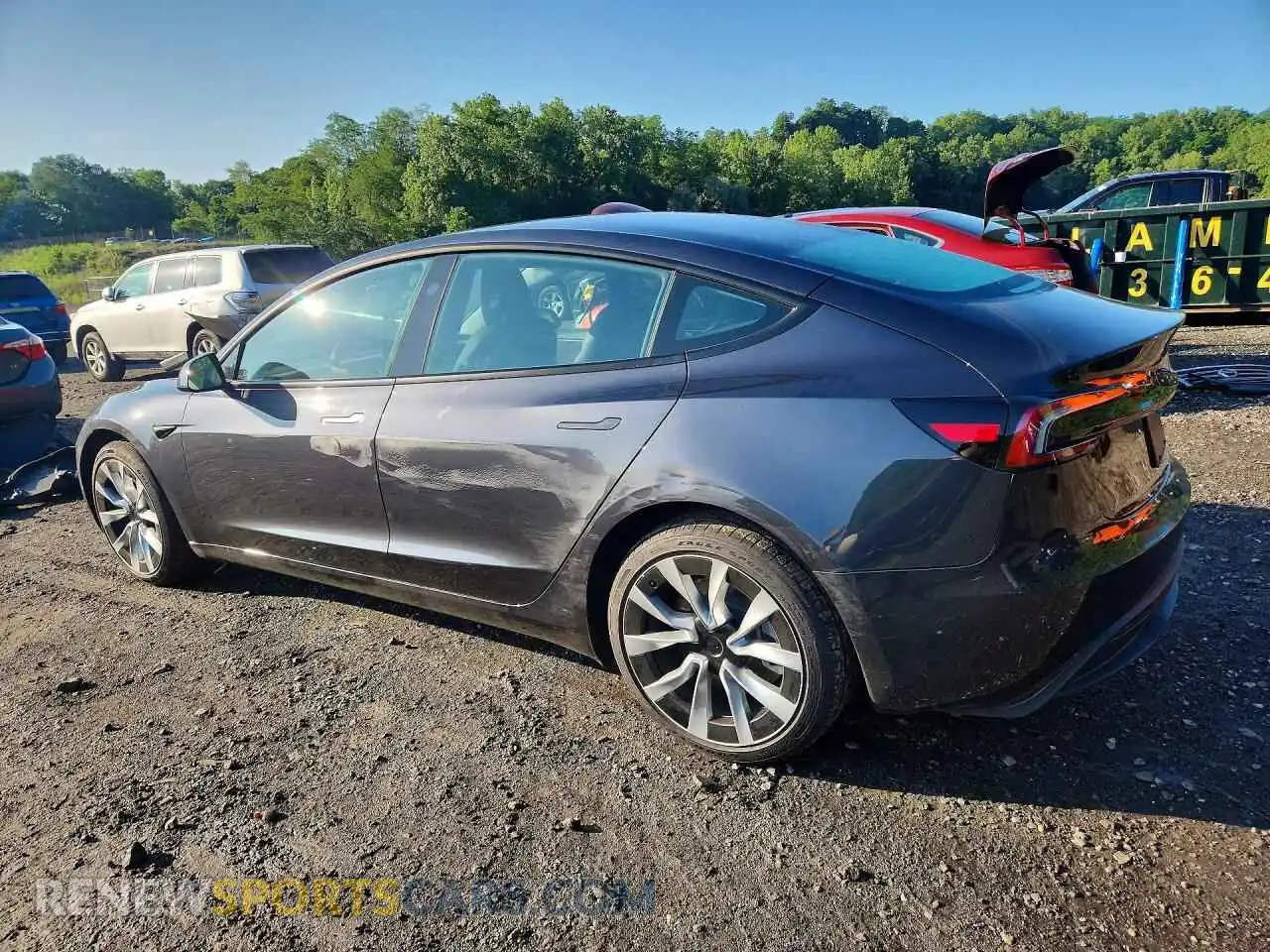 2 fotografías del automóvil dañado 5YJ3E1EB7SF021060 TESLA MODEL 3 2025