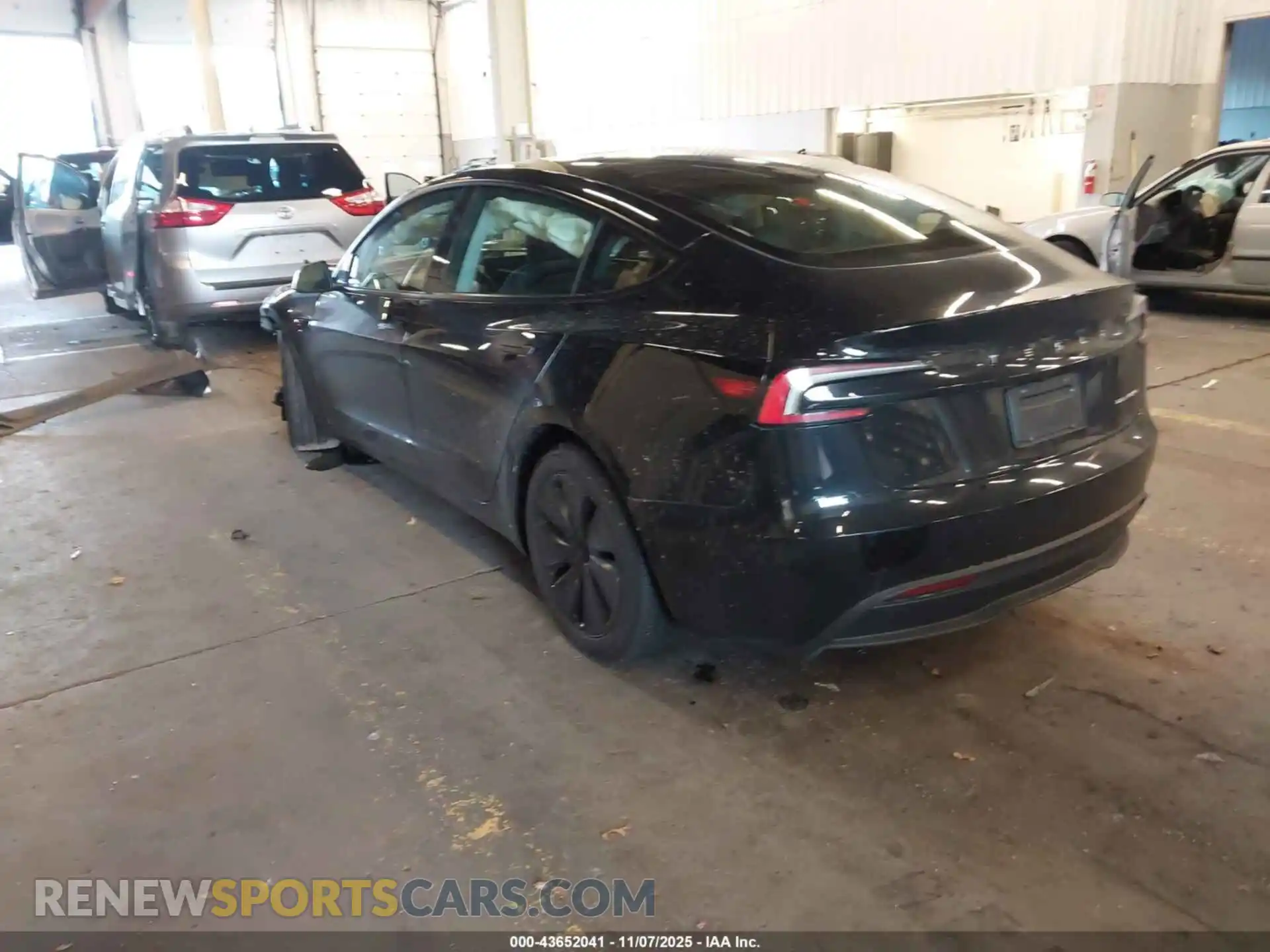 3 Photograph of a damaged car 5YJ3E1EB7SF904415 TESLA MODEL 3 2025