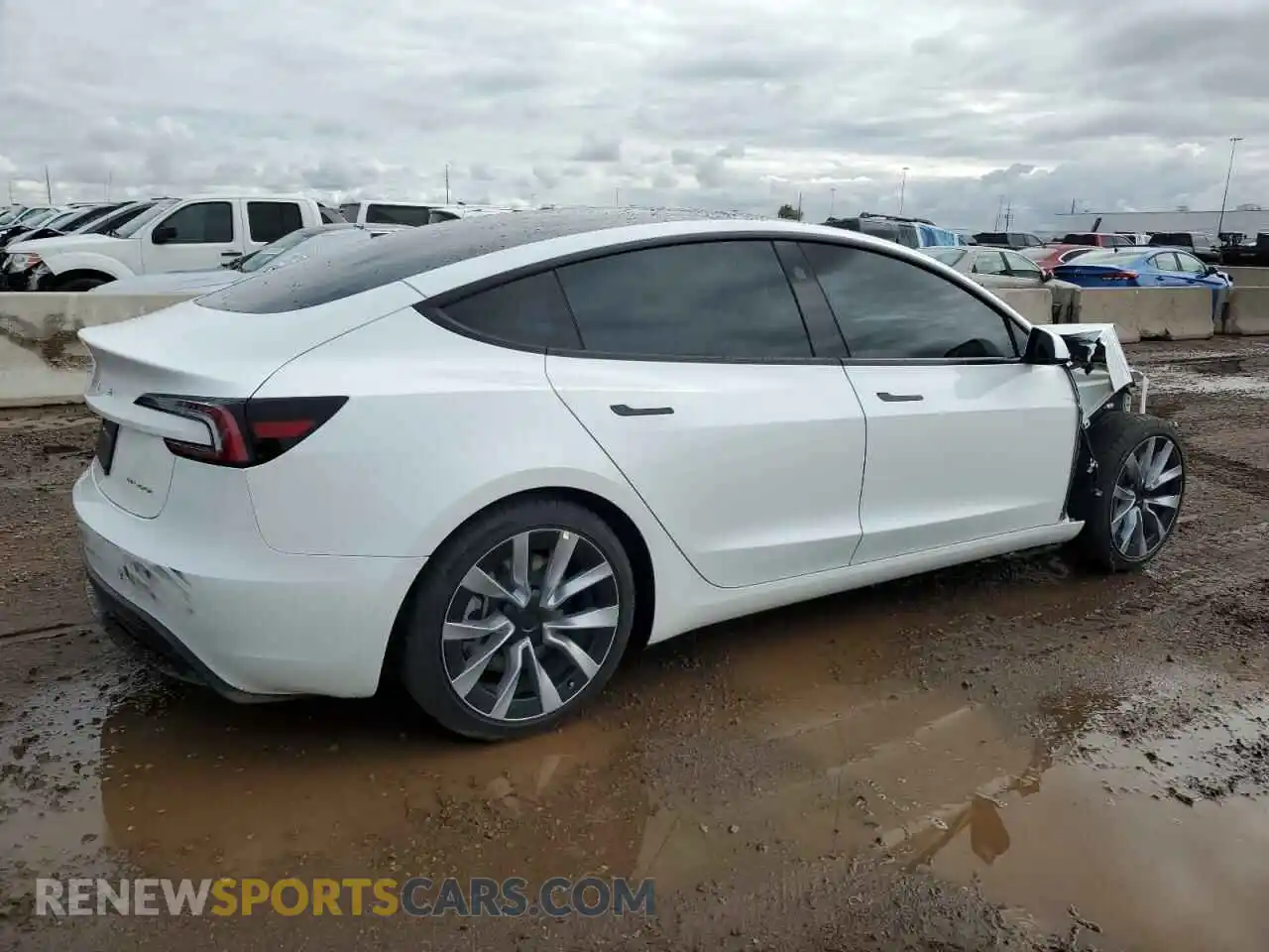 3 Photograph of a damaged car 5YJ3E1EB7SF928813 TESLA MODEL 3 2025