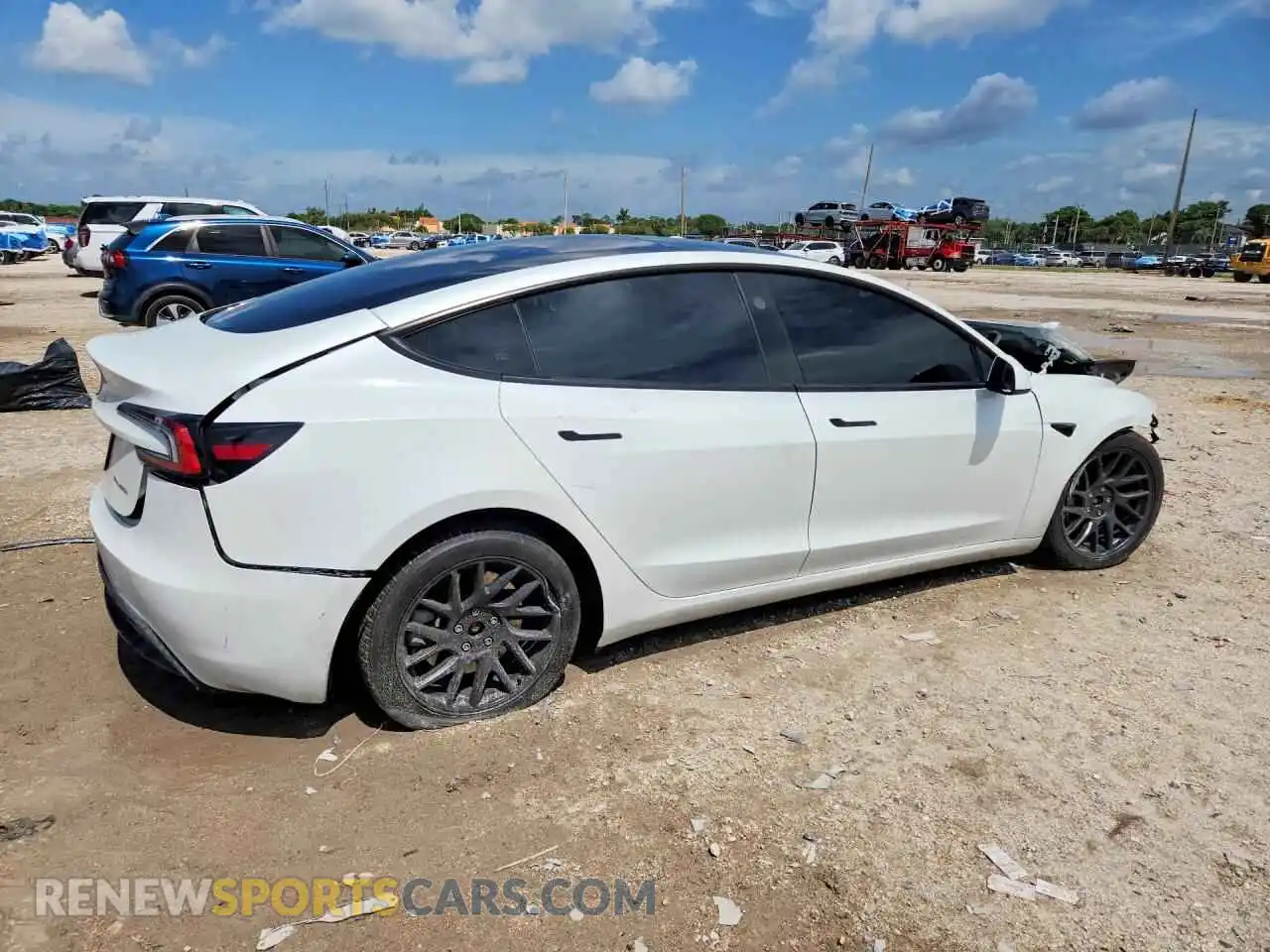 3 fotografías del automóvil dañado 5YJ3E1EB8SF003697 TESLA MODEL 3 2025