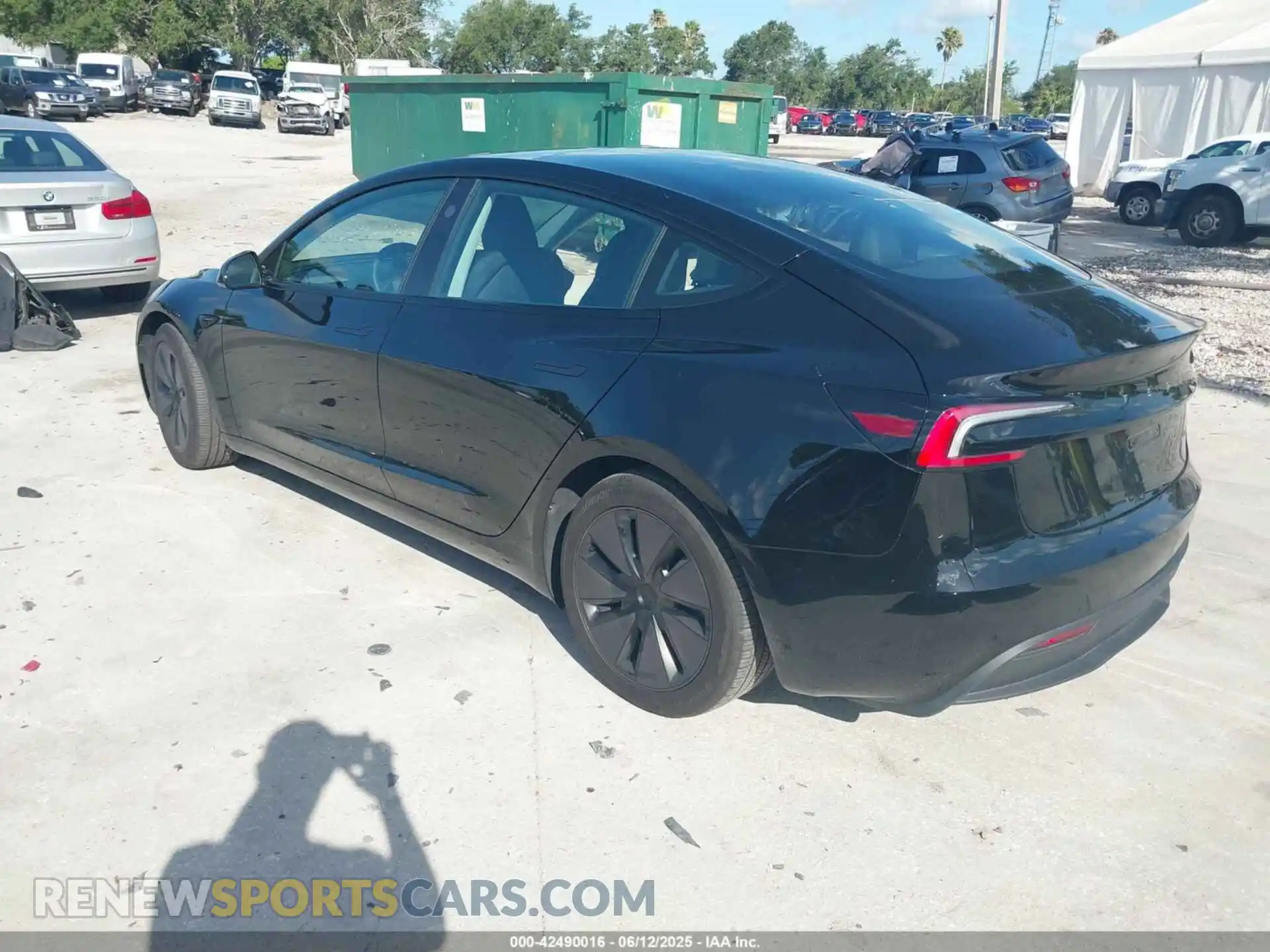 3 Photograph of a damaged car 5YJ3E1EB8SF887317 TESLA MODEL 3 2025